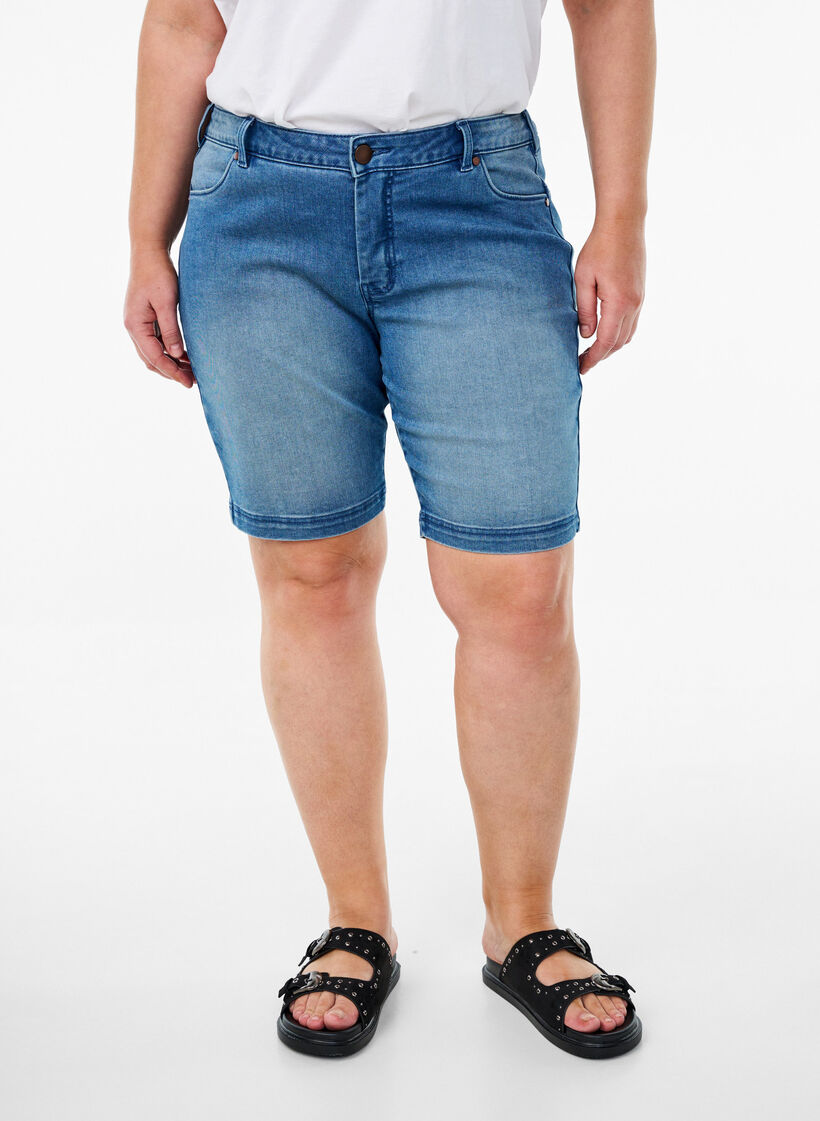 Slim fit Emily shorts med regul&aelig;r talje, Bl&aring;, Model image number 3