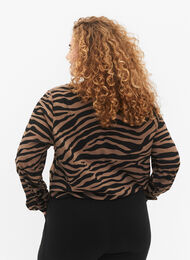 V-hals skjorte med zebraprint, Black/Brown Zebra, Model