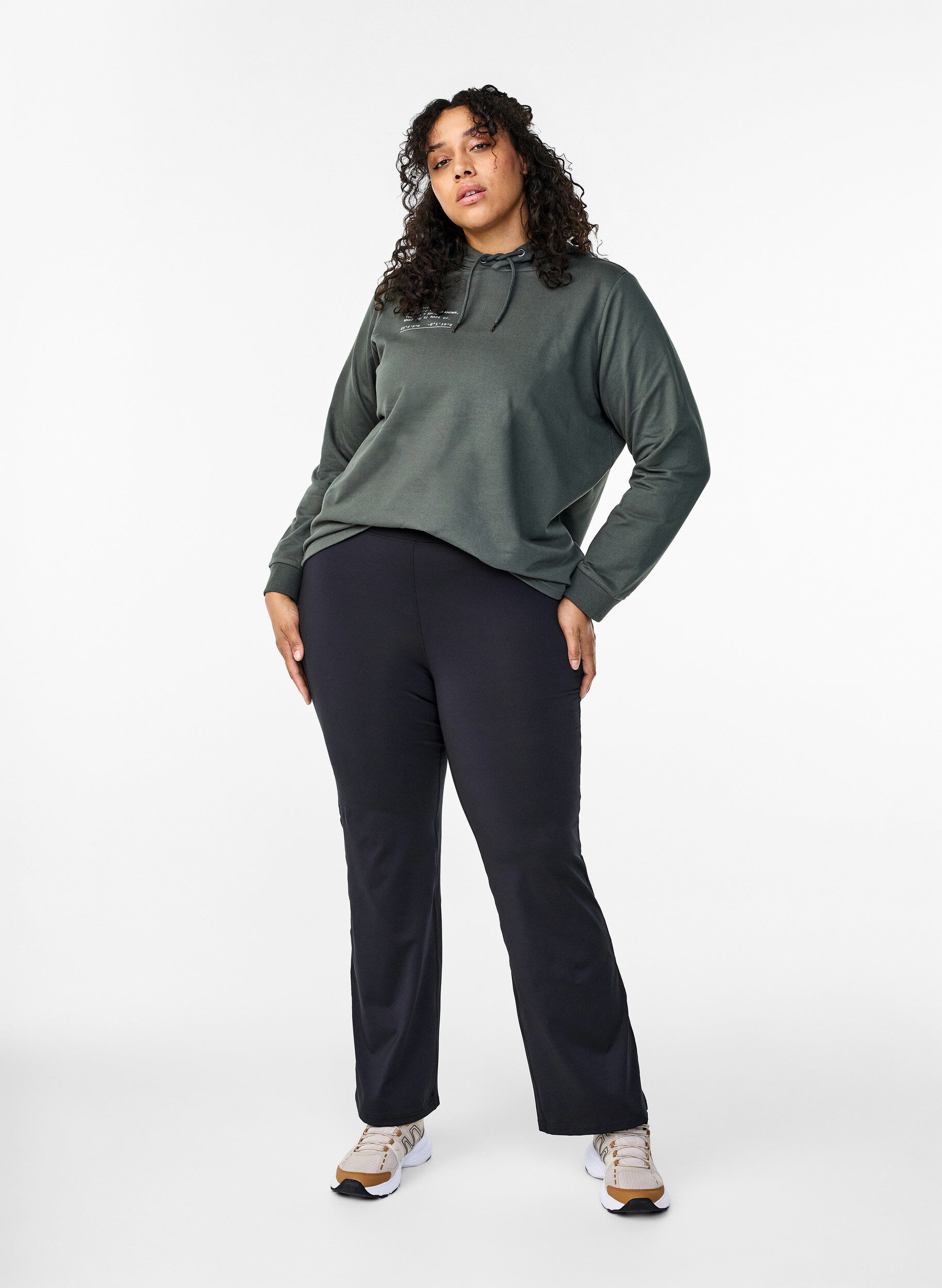 Zizzi H&aelig;ttetr&oslash;je med tekstprint, Urban Chic, Model image number 2