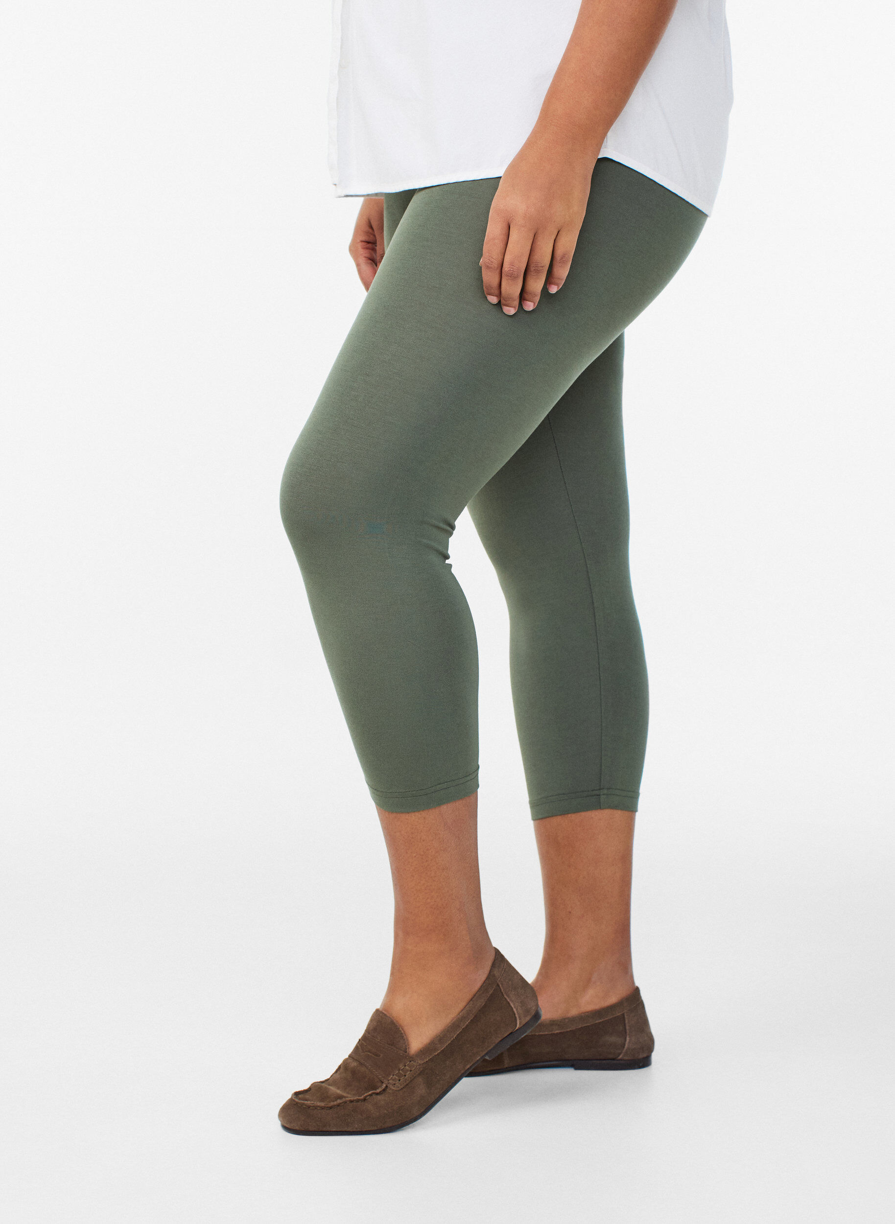 ZizziBasis 3/4 leggings i viskose, Gr&oslash;n, Model image number 0