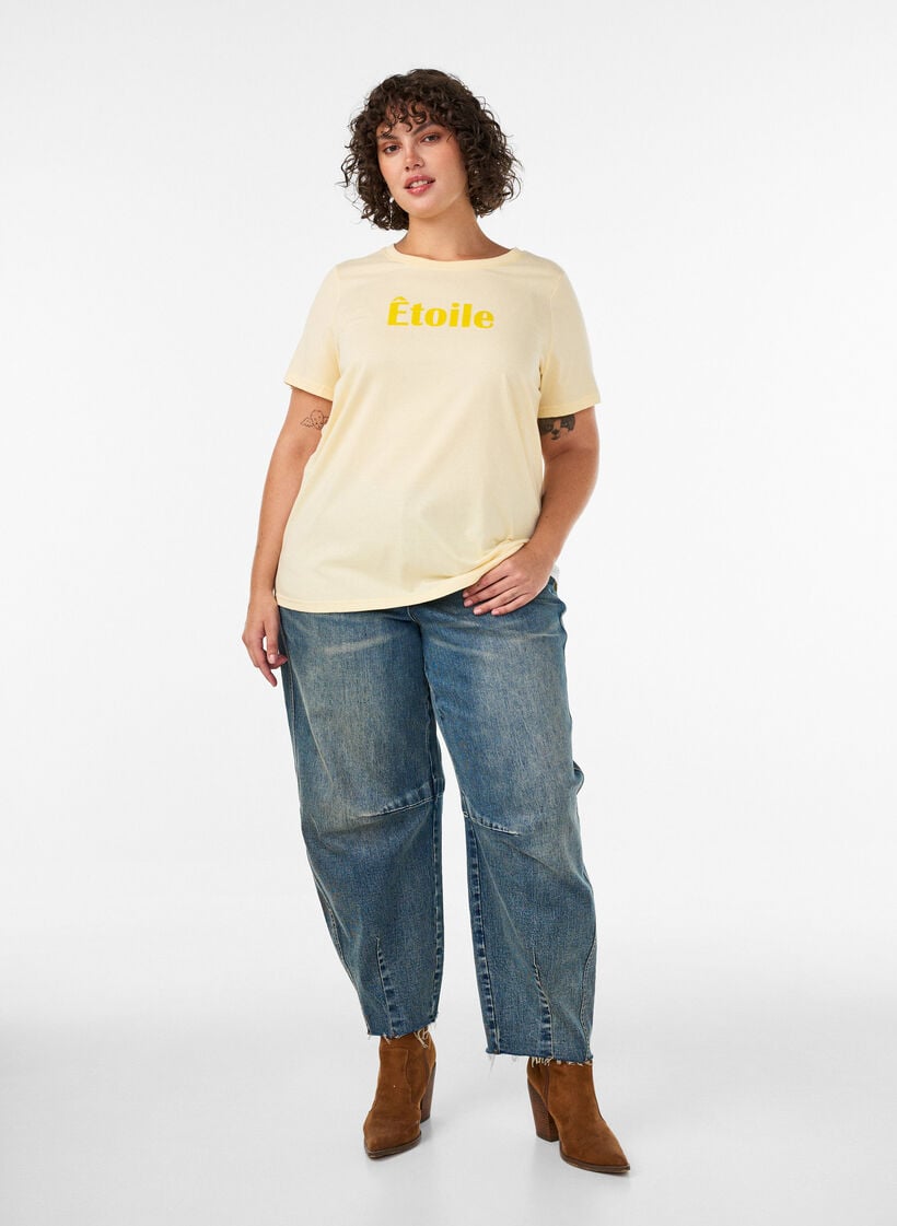 T-shirt i &oslash;kologisk bomuld med velourtekst, Gul, Model image number 1