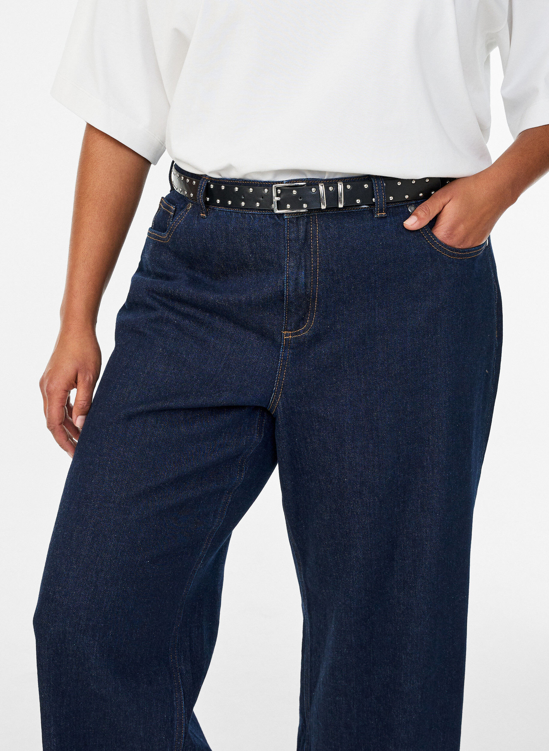 Zizzi Imiteret l&aelig;der b&aelig;lte med nitter, Sort, Model image number 0