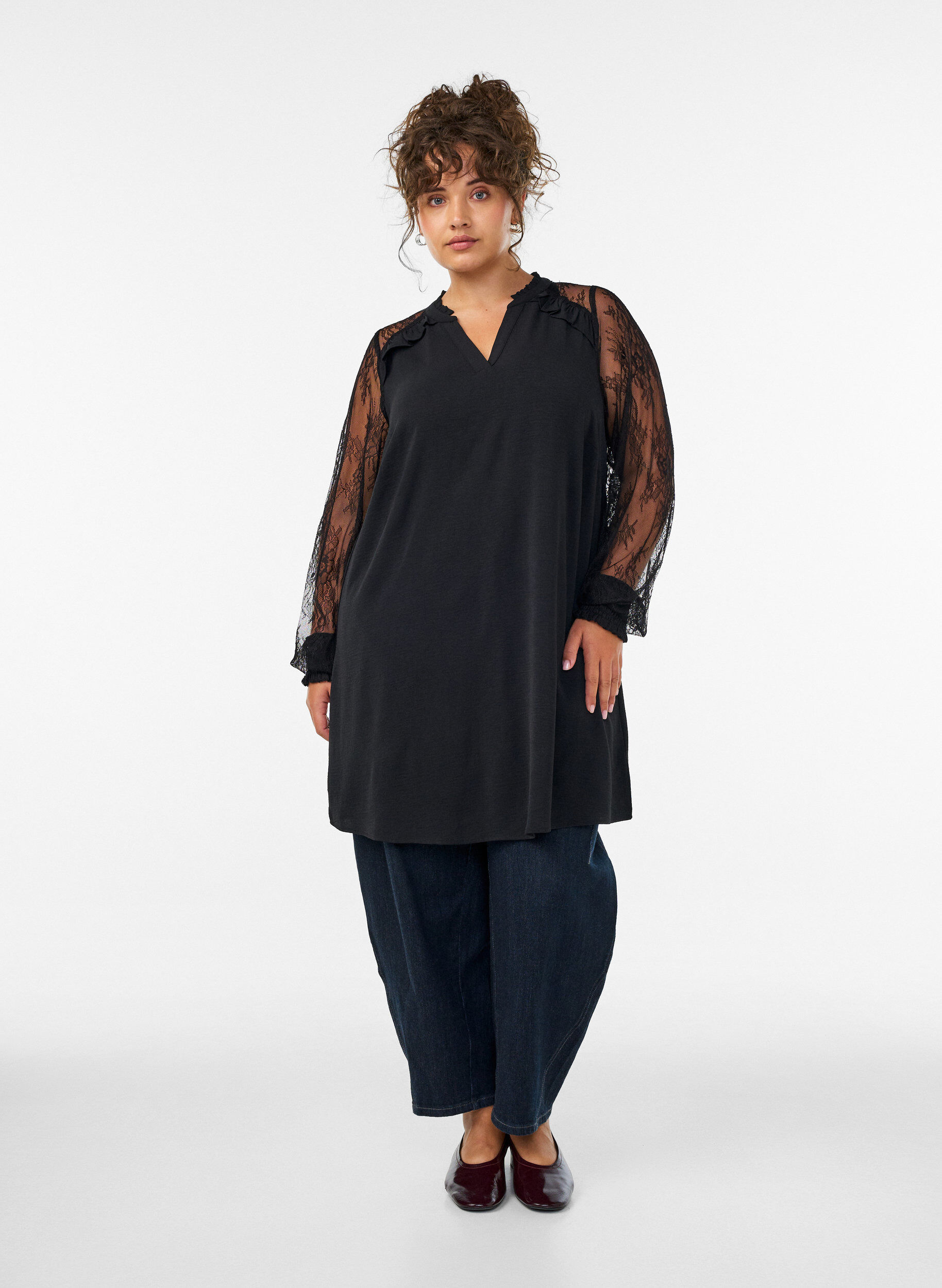 ZizziTunika med transparente blonde&aelig;rmer, Sort, Model image number 1
