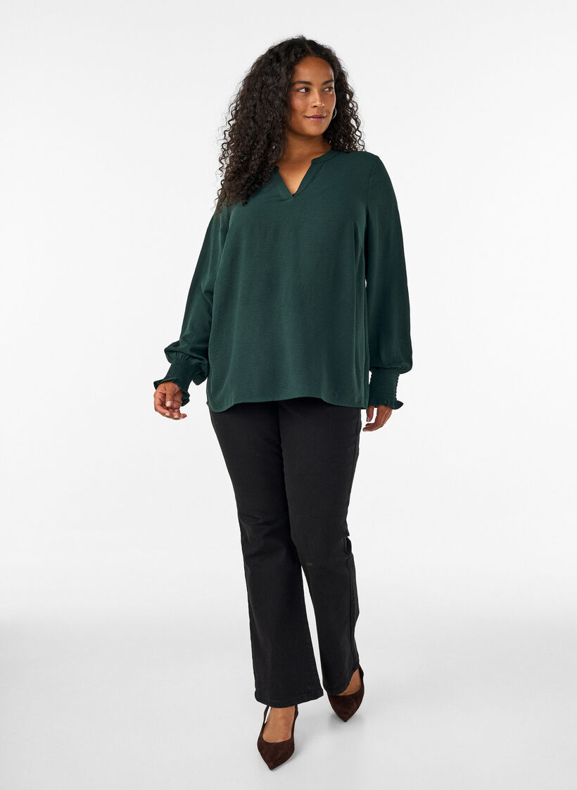 Bluse med smock manchetter og V-udsk&aelig;ring, Gr&oslash;n, Model image number 1