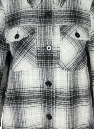 Lang ternet skjortejakke med lommer, Black check, Packshot image number 2