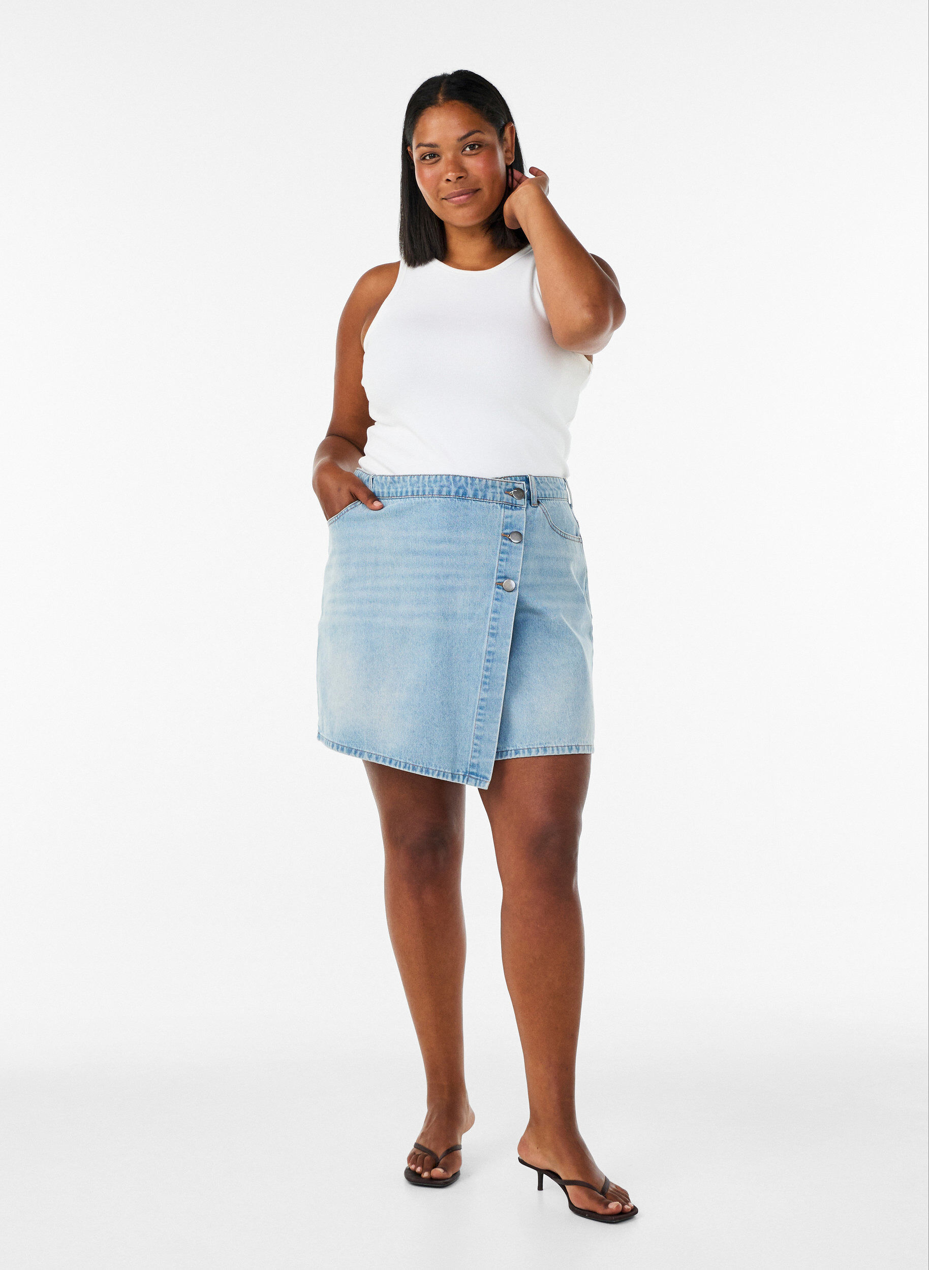 ZizziDenimskorts med sl&aring;-om-effekt og h&oslash;j talje, Bl&aring;, Model image number 1