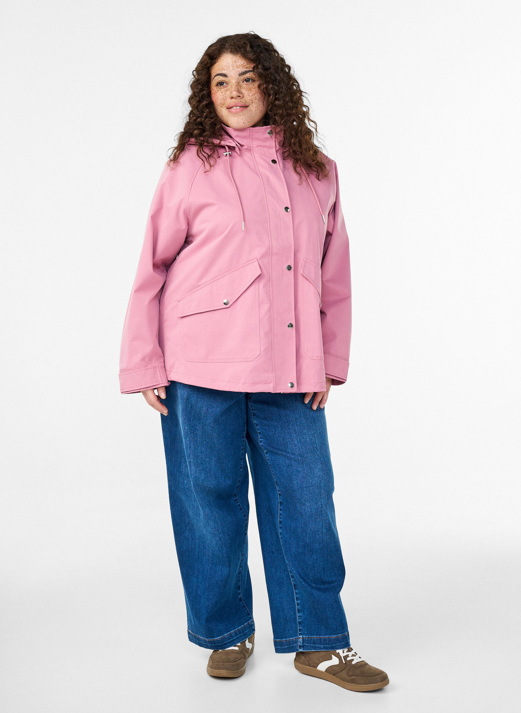 Zizzi Kort for&aring;rsjakke med aftagelig h&aelig;tte, Lyser&oslash;d, Model image number 1