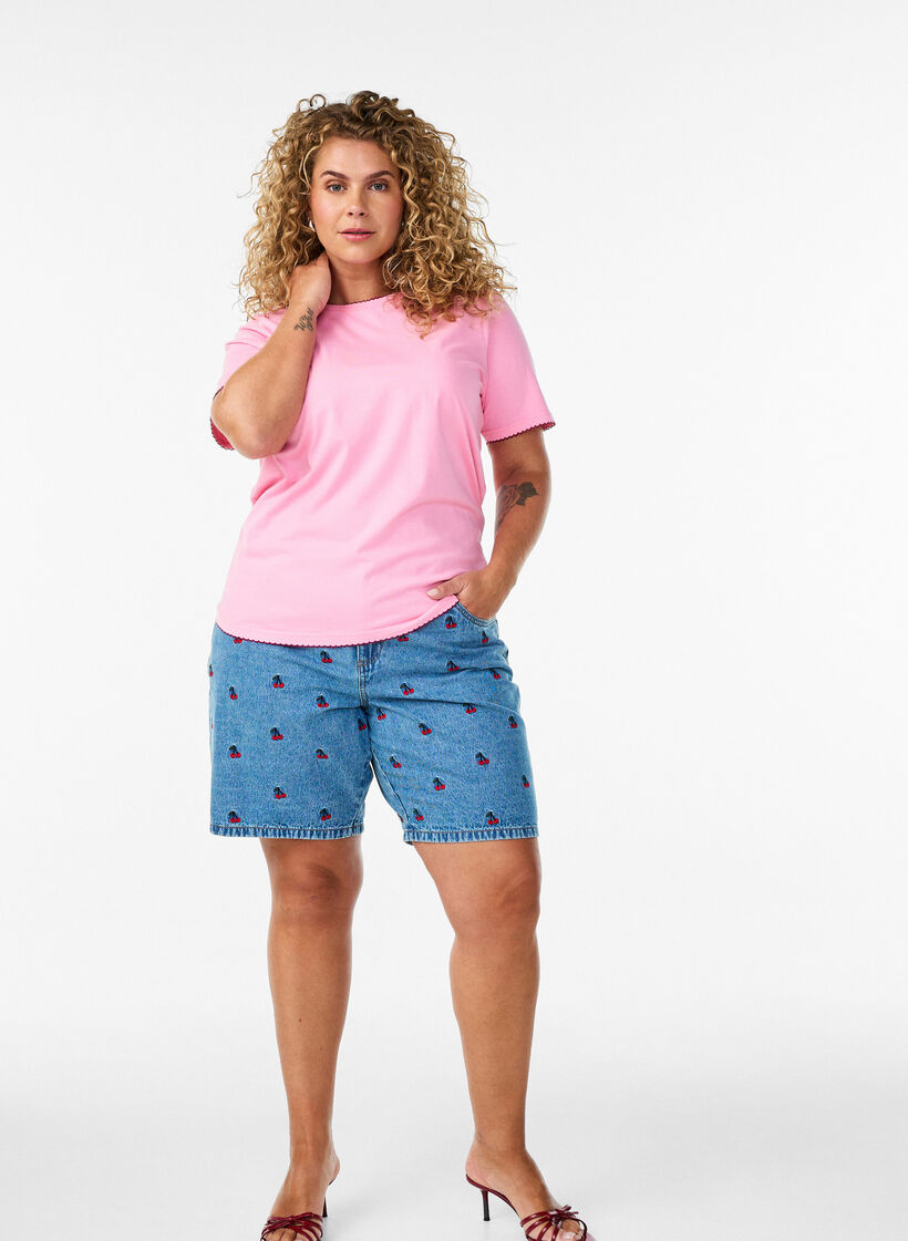 Denim shorts med broderede motiver, Bl&aring;, Model image number 1