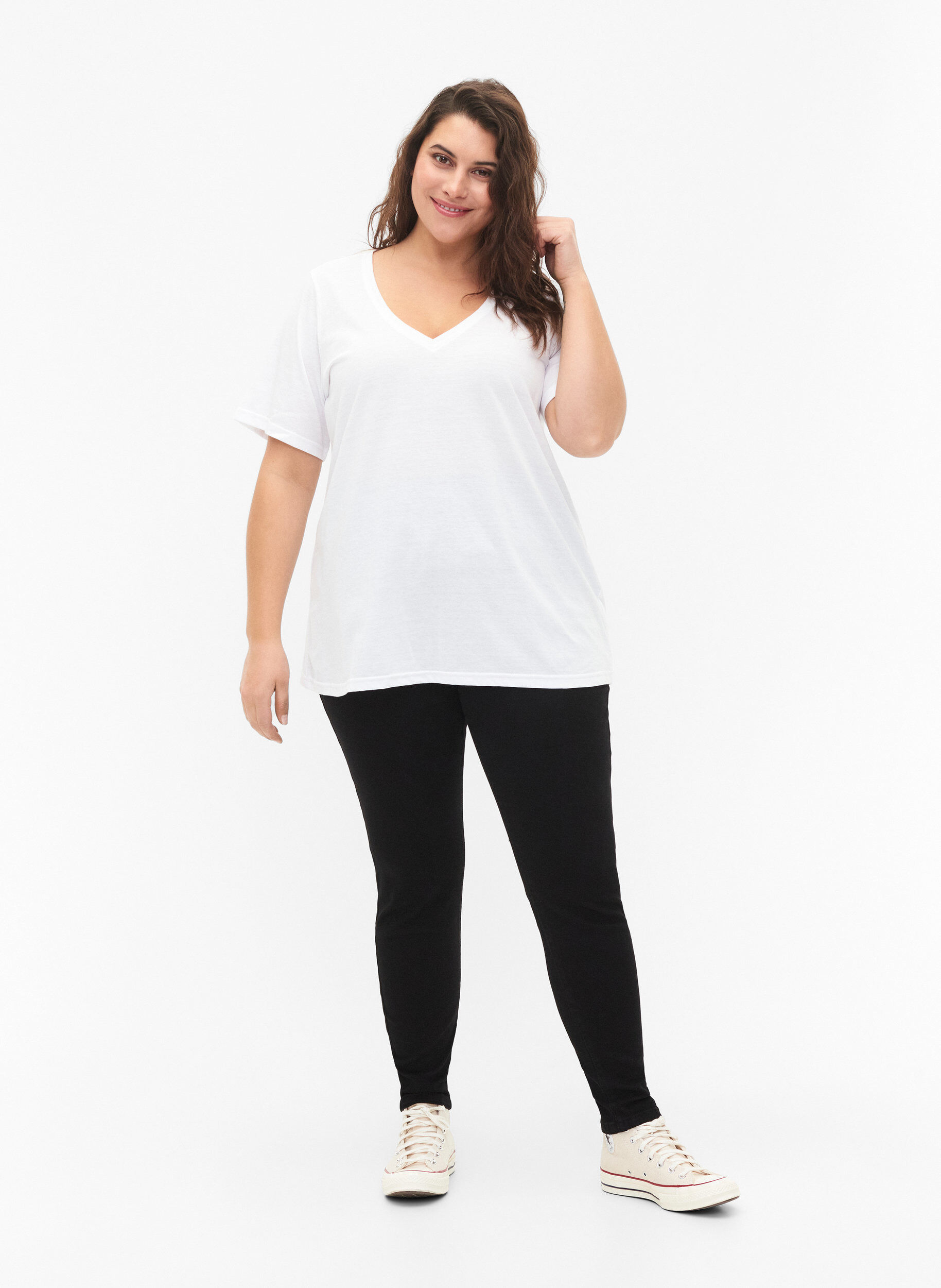 Zizzi FLASH - 2-pak t-shirts med v-hals, White/Black, Model image number 2