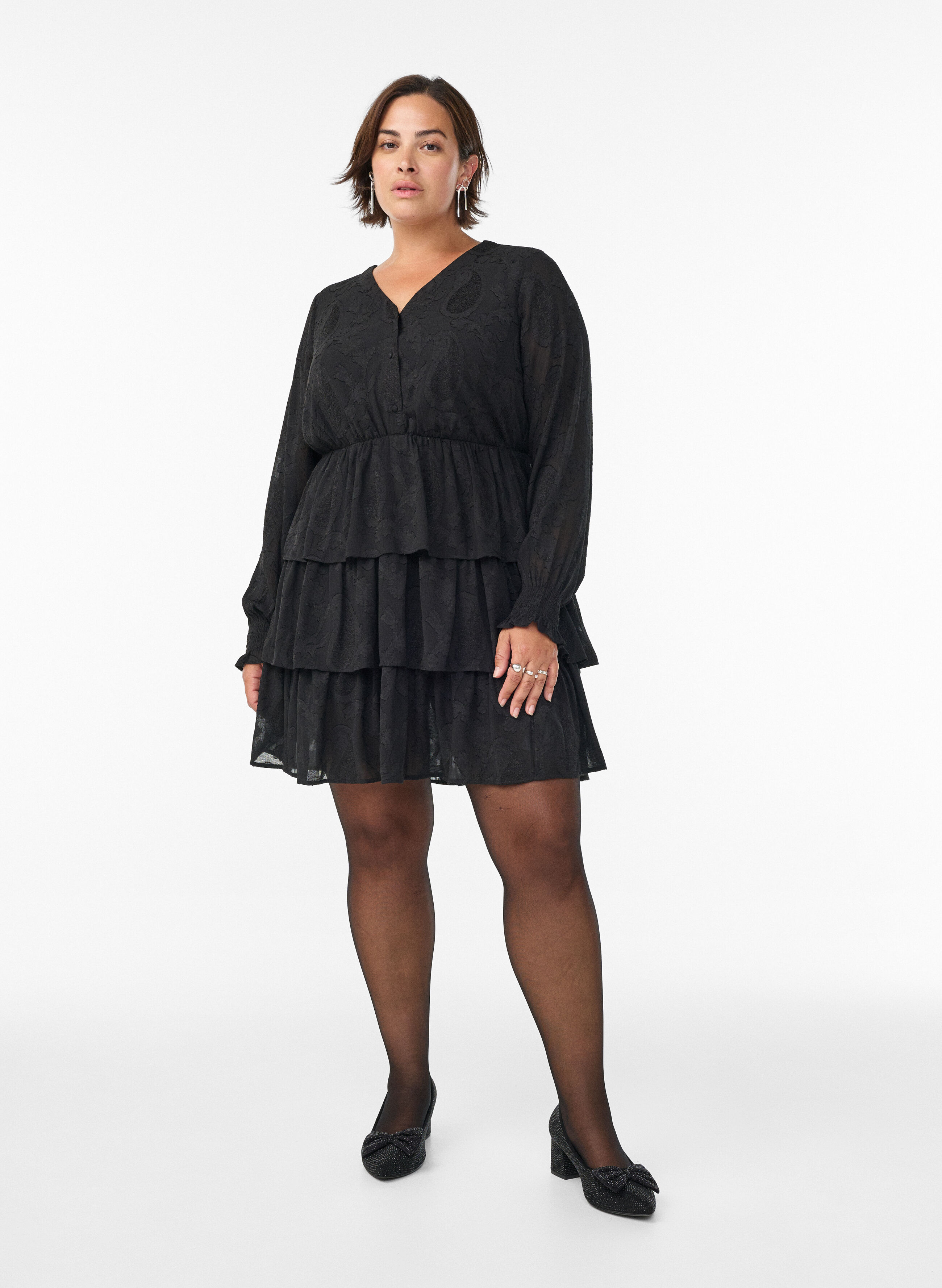 Zizzi Kjole med fl&aelig;ser, , Model