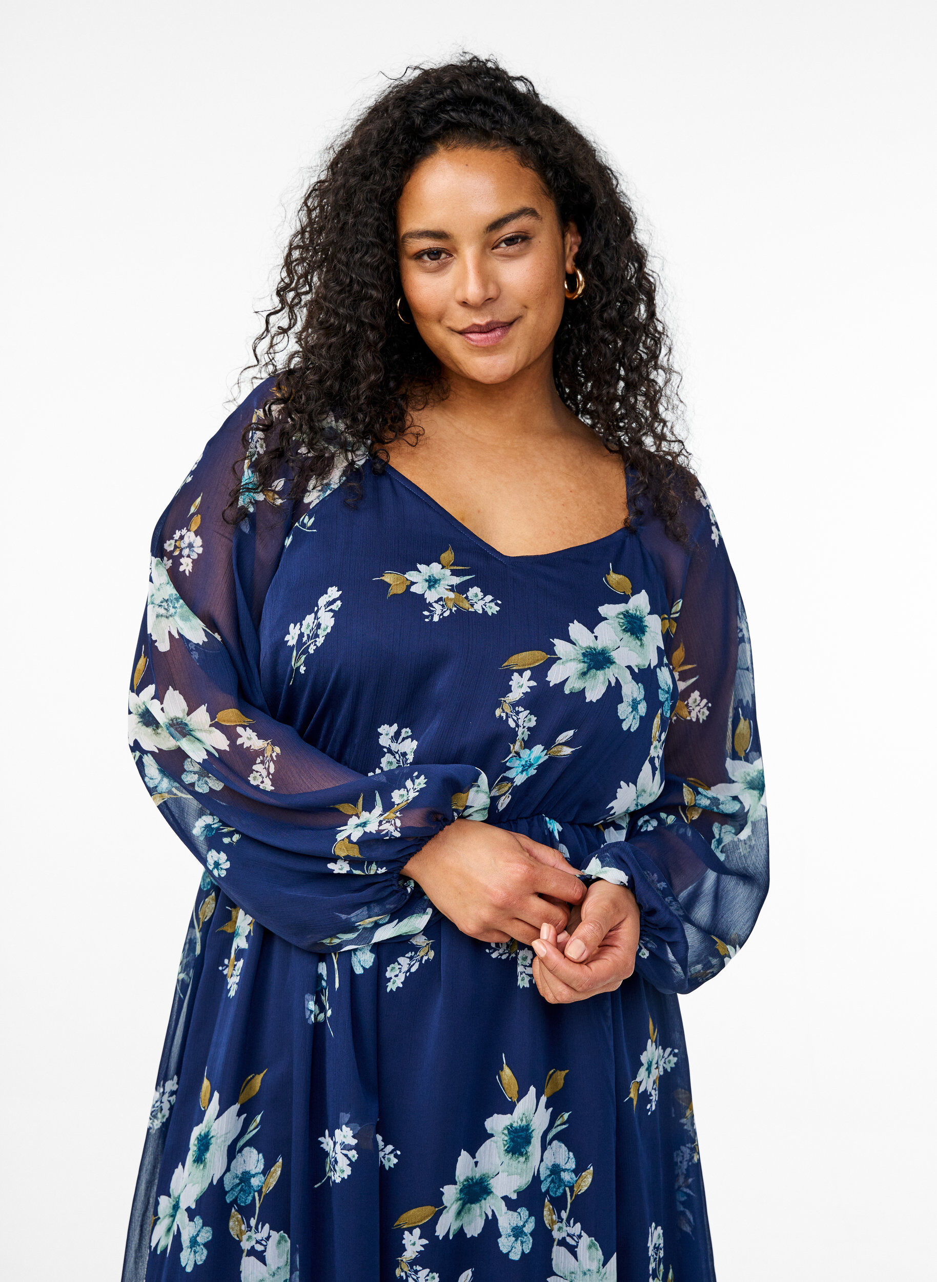 ZizziFestkjole i chiffon med lange &aelig;rmer, Bl&aring;, Model image number 3