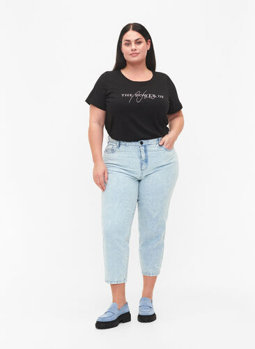 Cropped Mille mom jeans med print, Light blue denim, Model image number 0