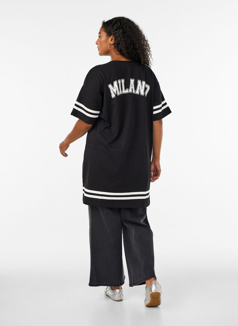Kort t-shirtkjole med sporty detaljer, Sort, Model image number 2