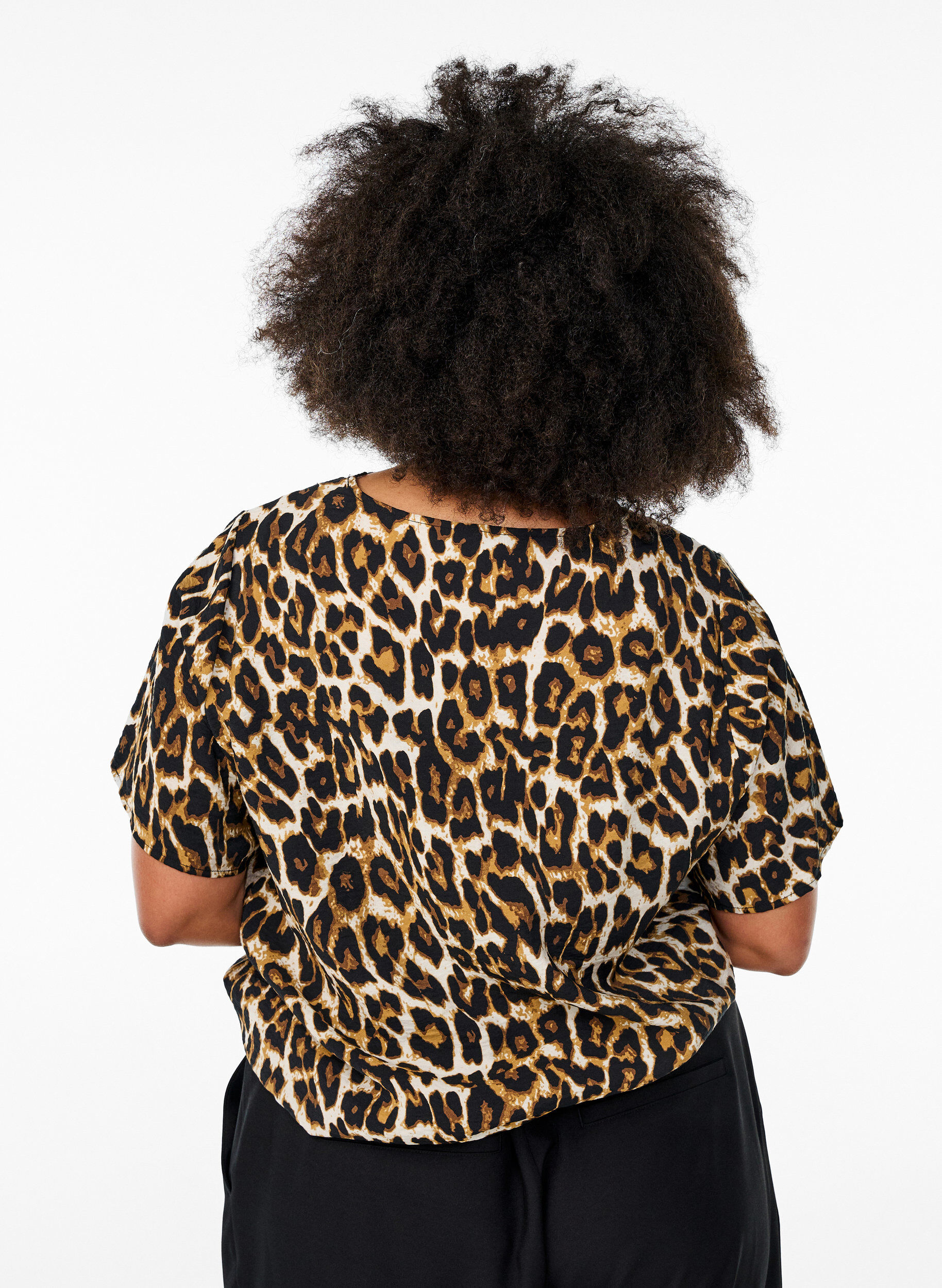 Zizzi Kort&aelig;rmet bluse i viskose med blondekant, Brun, Model image number 2