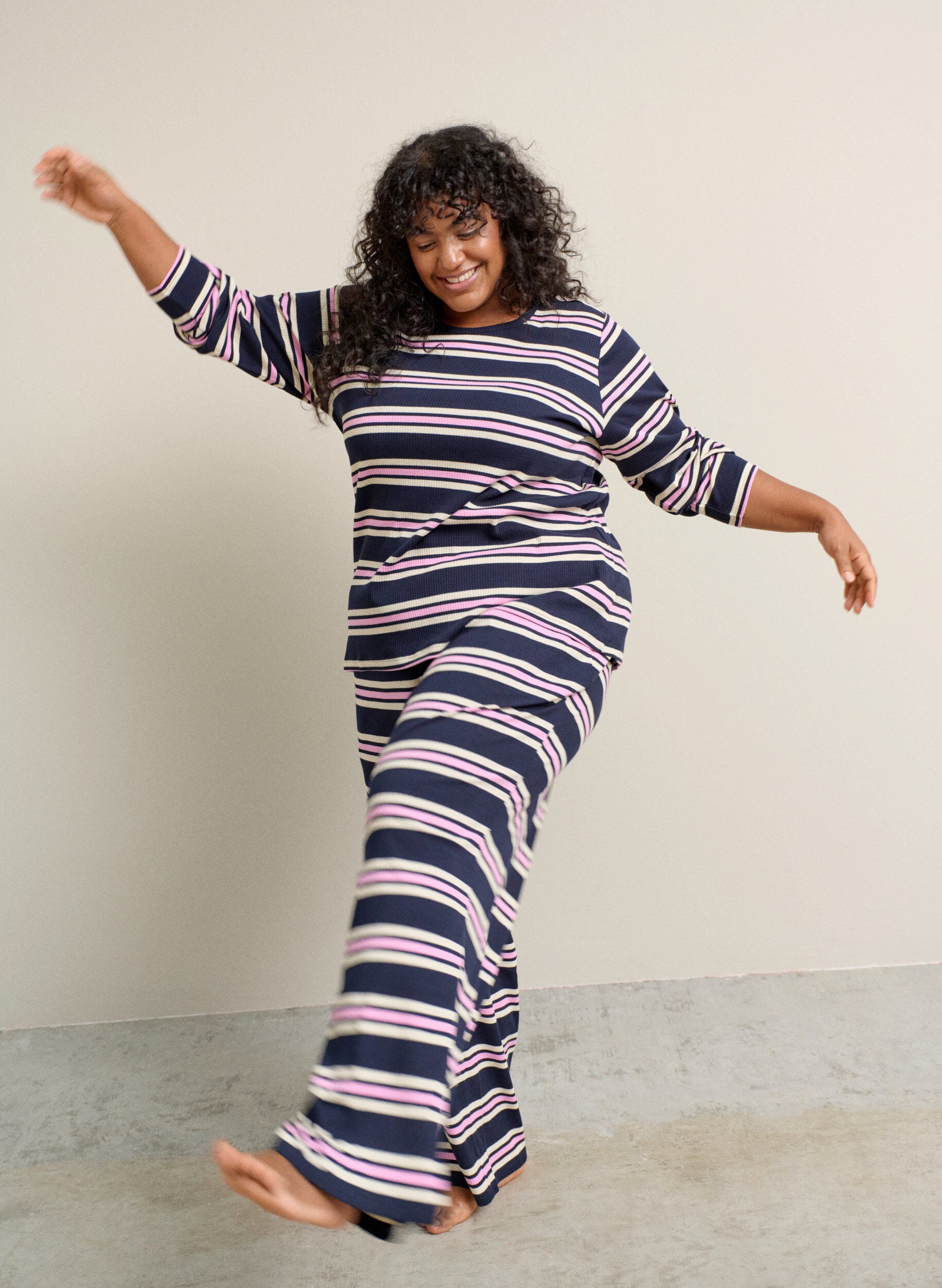 ZizziLang&aelig;rmet natbluse i rib jersey med striber, Bl&aring;, Image image number 0