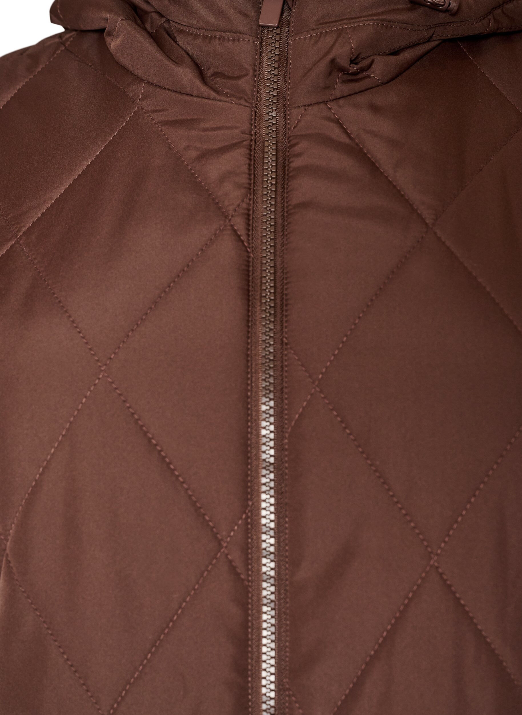 ZizziLet vatteret jakke med diamantquilt, Brun, Packshot image number 2
