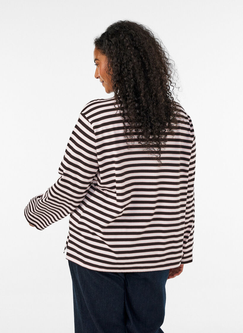 Basis t-shirt med lange &aelig;rmer, Lyser&oslash;d, Model image number 2