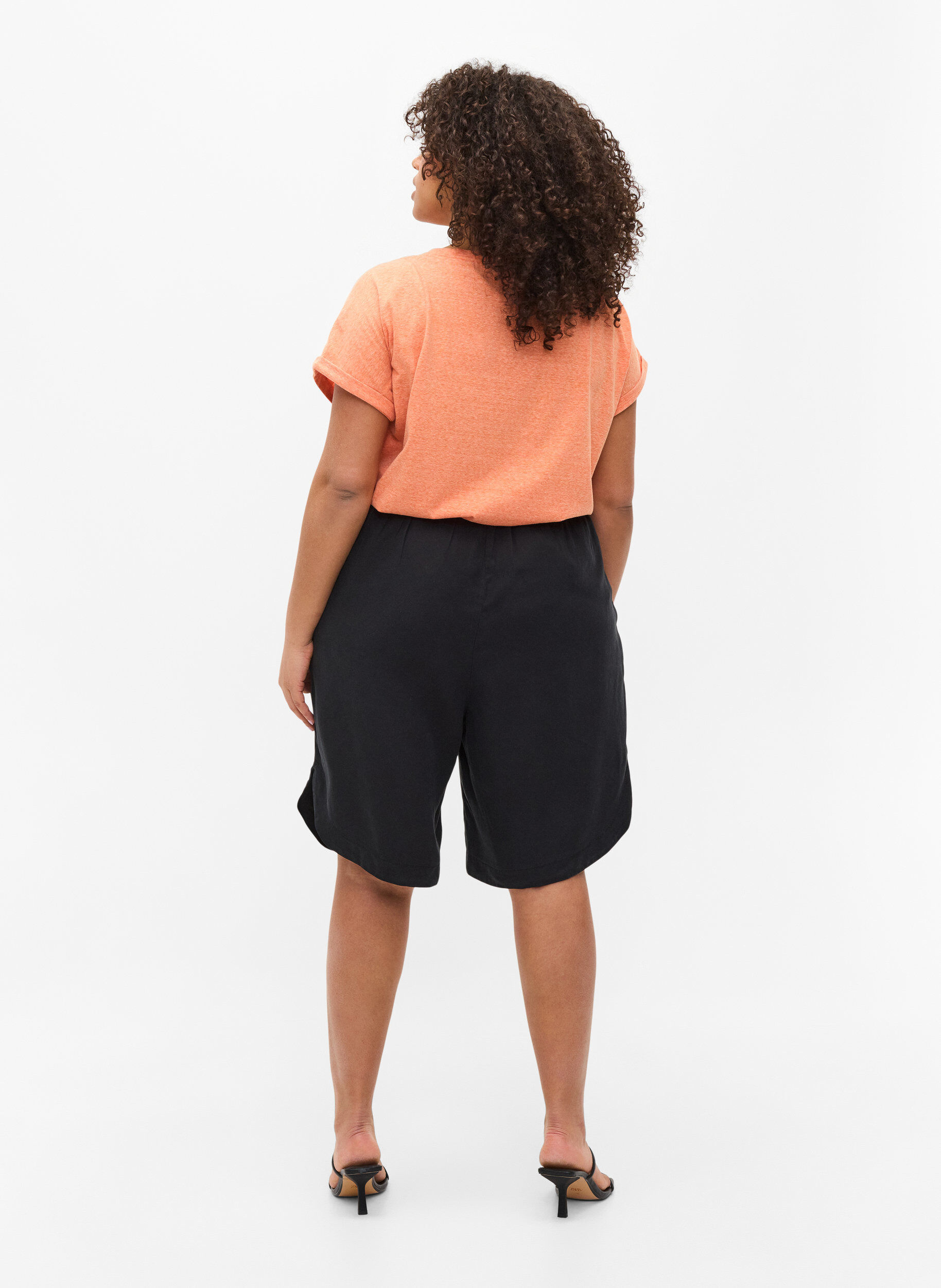Zizzi L&oslash;se bermuda shorts med smock, Black, Model image number 0