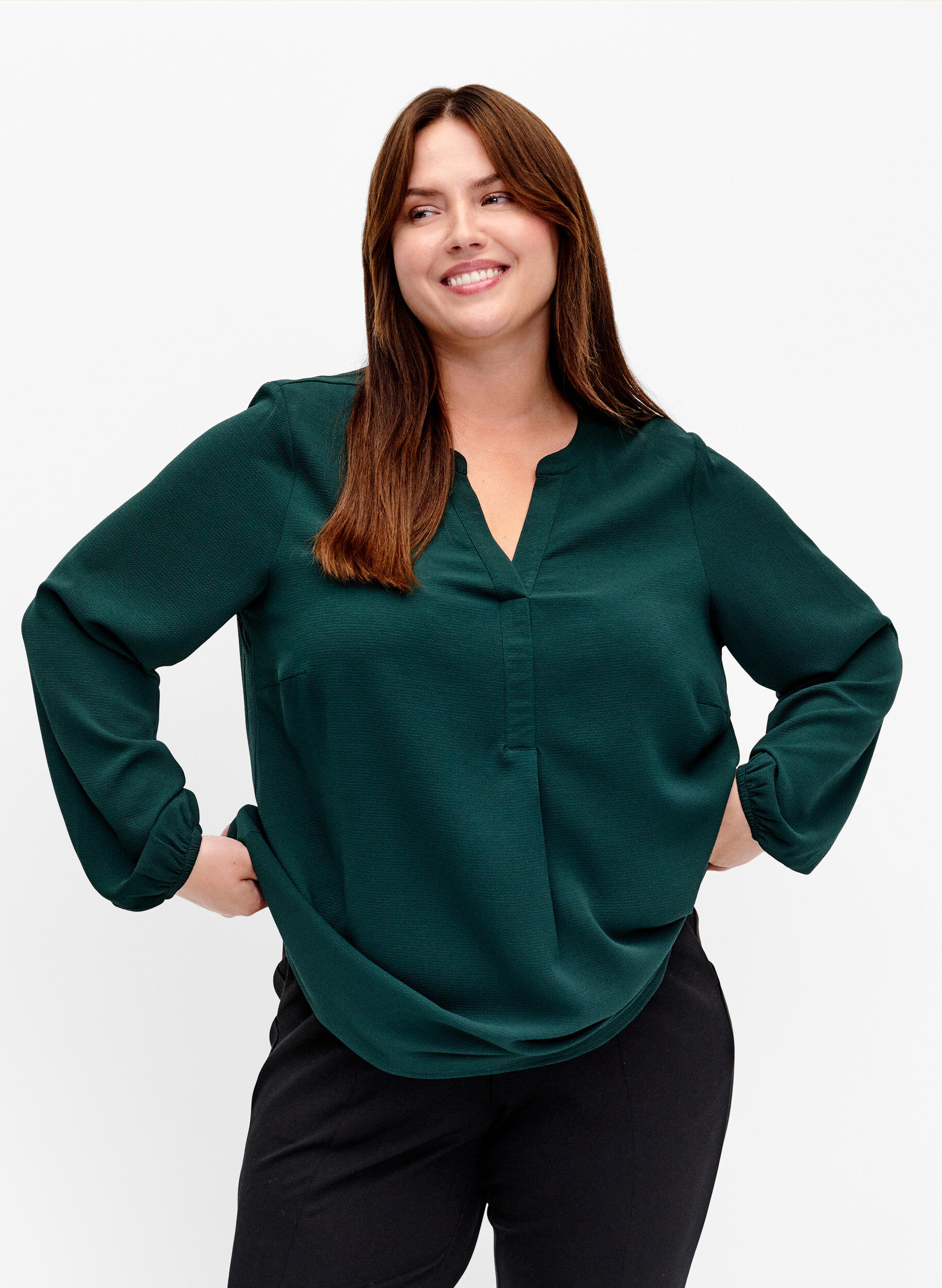 Zizzi Ensfarvet bluse med v-hals, Scarab, Model image number 0