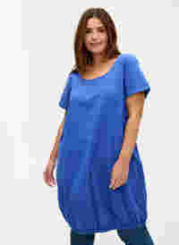 Kortærmet kjole i bomuld, Dazzling Blue, Model