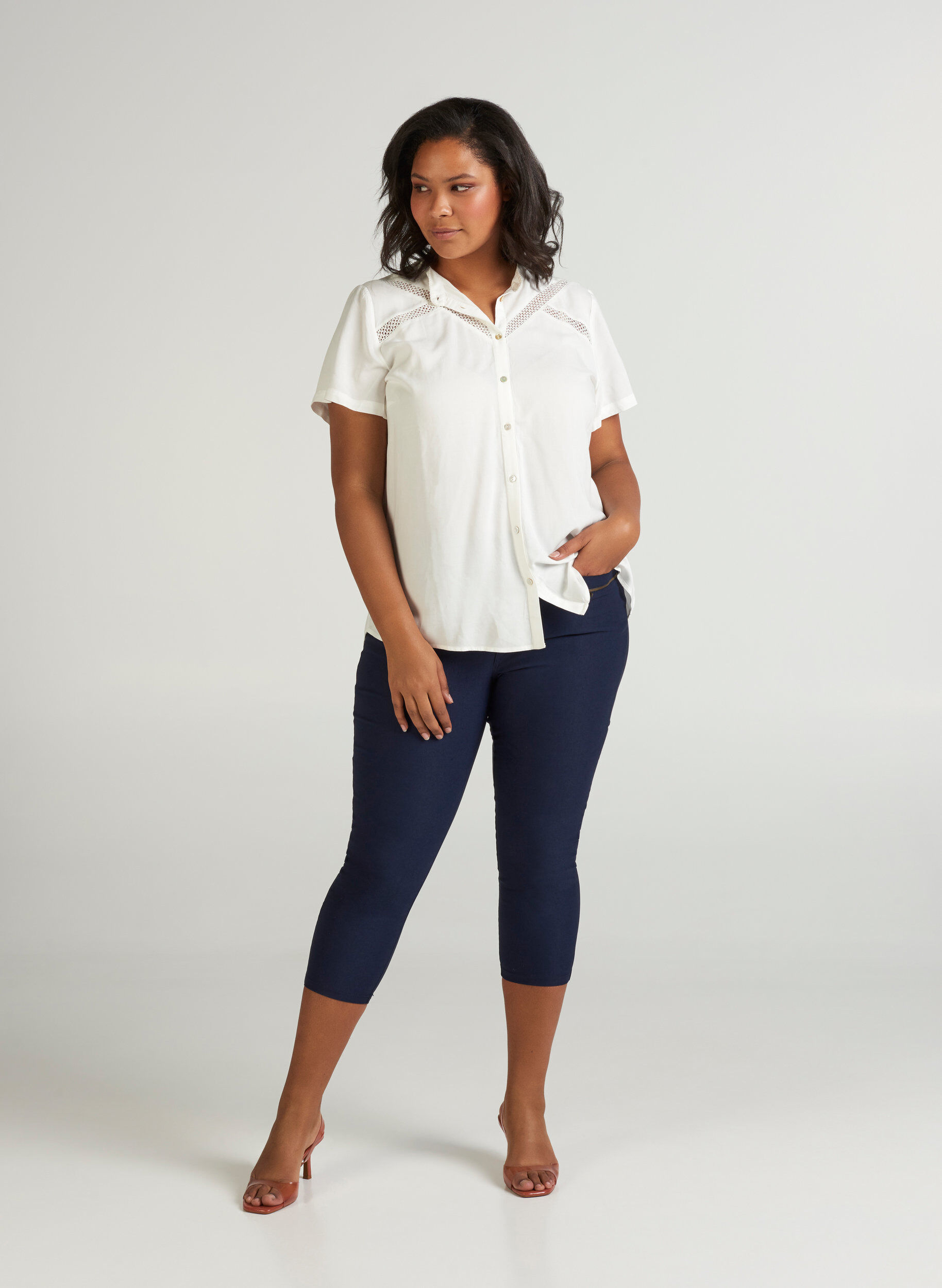 Zizzi T&aelig;tsiddende 3/4 bukser med lynl&aring;se, Night Sky, Model image number 2