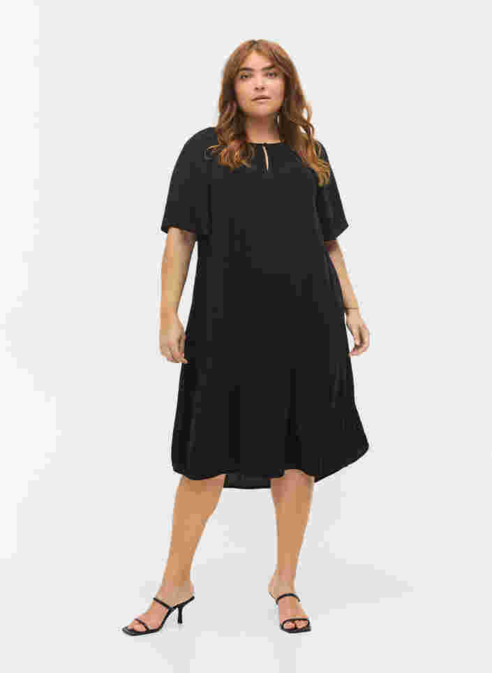 Kortærmet kjole i viskose, Black, Model image number 2
