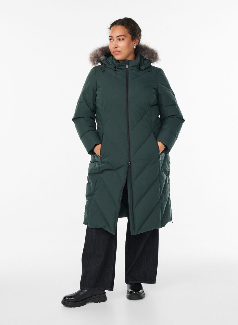 Lang vinterjakke med h&aelig;tte og imiteret pelskrave, Gr&oslash;n, Model image number 1