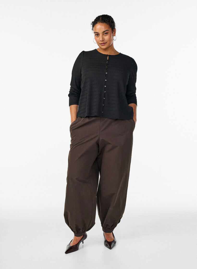 Bluse med strukturm&oslash;nster og knaplukning, Sort, Model image number 1