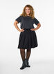 Kort plisseret nederdel med elastisk talje, Sort, Model image number 1