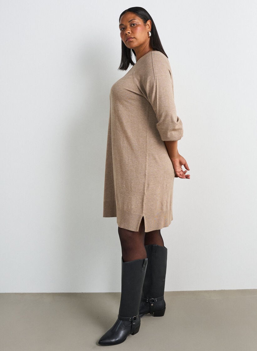 Kort strikkjole med raglan&aelig;rmer og midters&oslash;m, Beige, Model image number 3