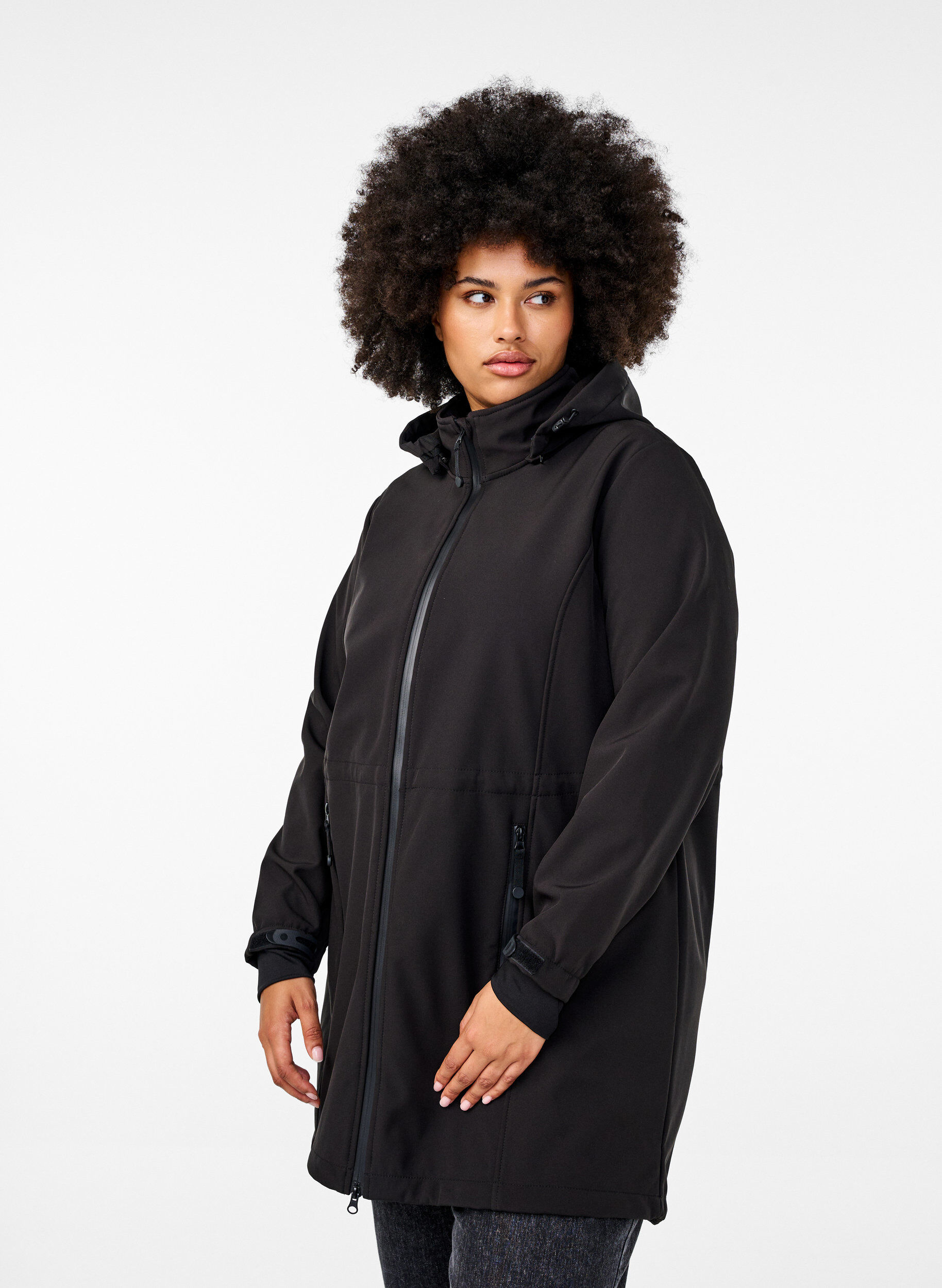 Softshell jakke med aftagelig h&aelig;tte, Sort, Model