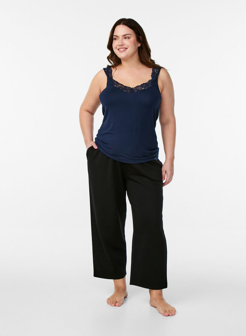 Viskose top med blondekant, Blå, Model image number 1