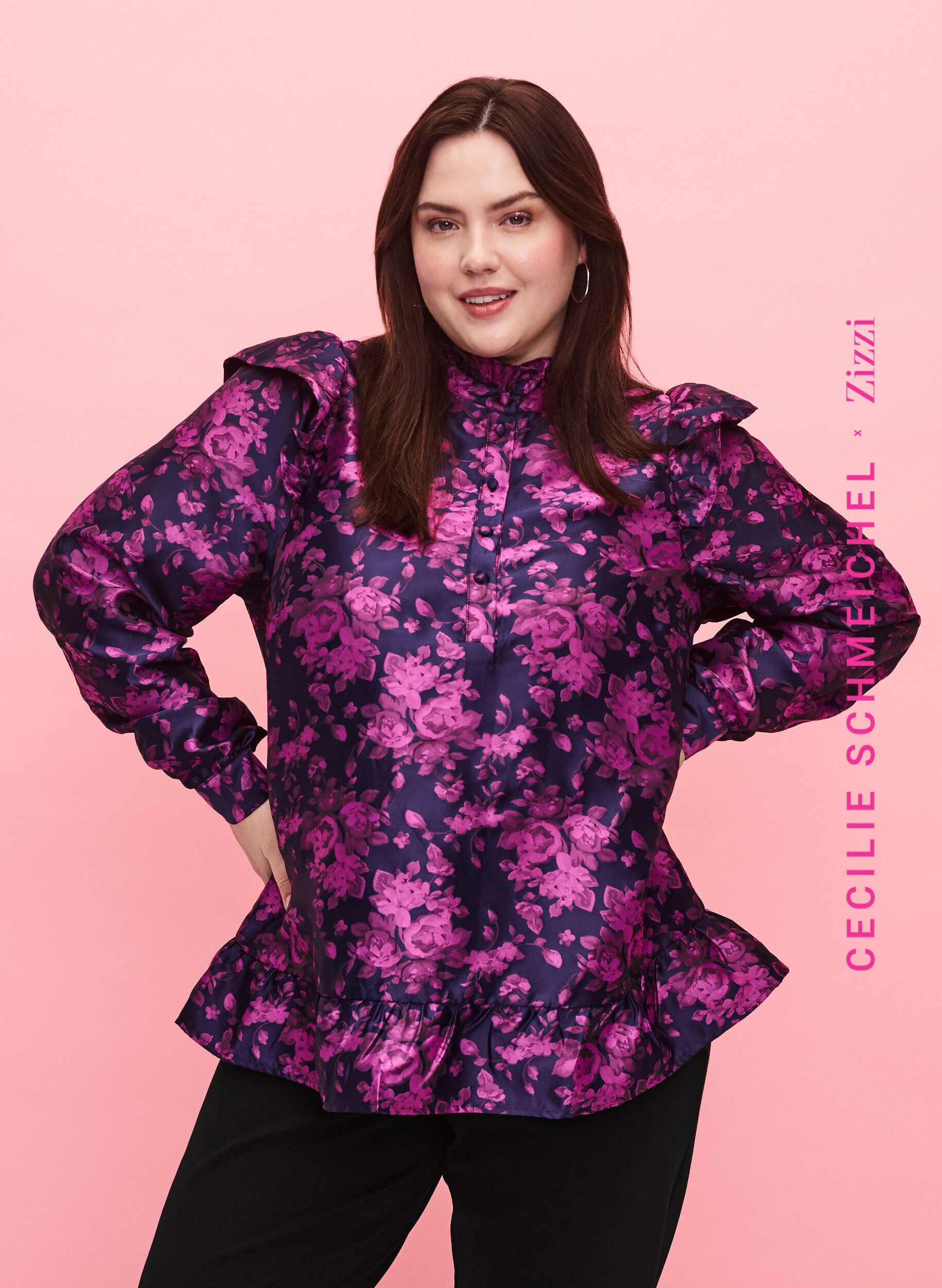 Zizzi Blomstret jacquardbluse med fl&aelig;sedetaljer, Dark Blue Pink, Model image number 0