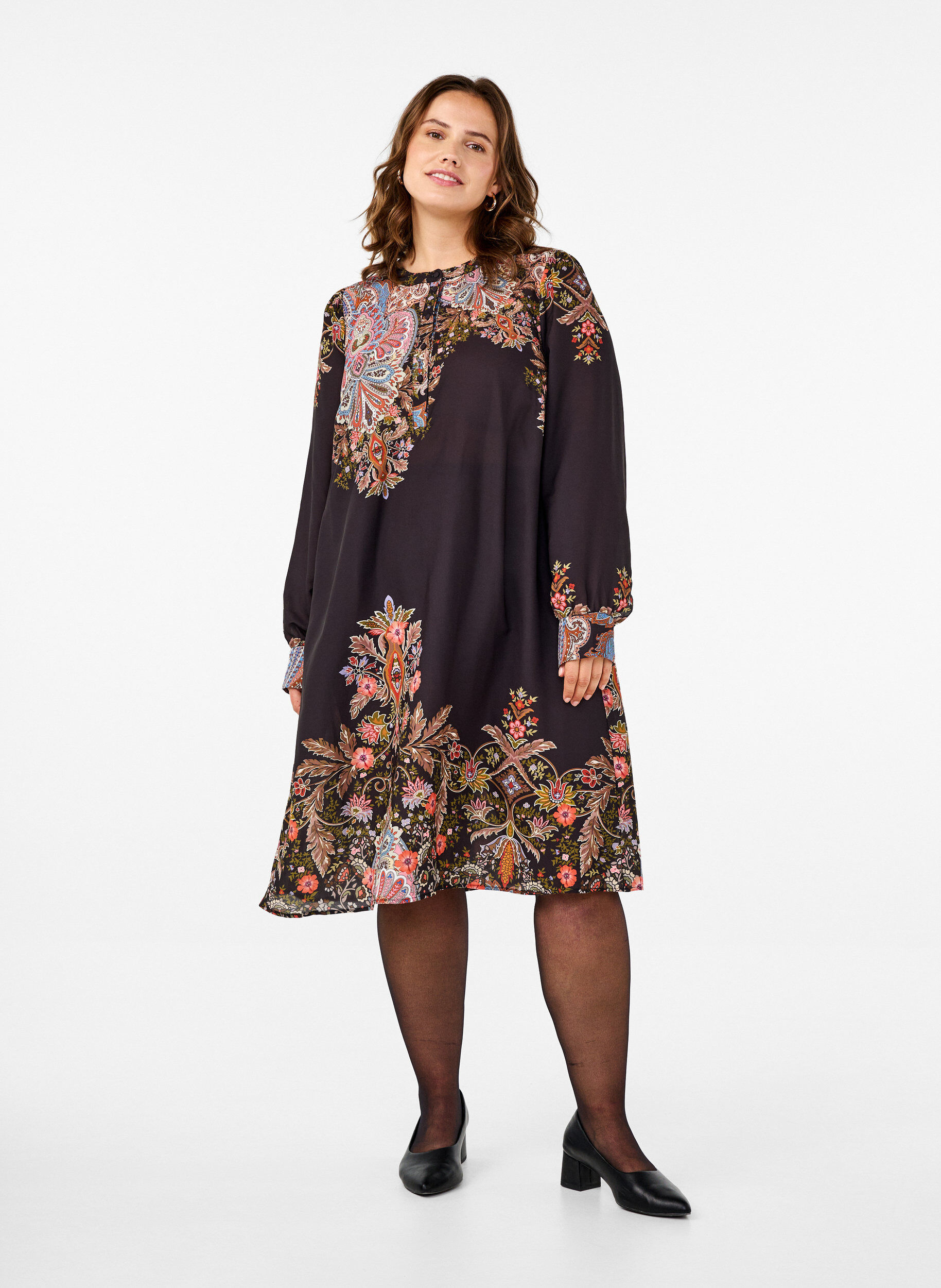Zizzi Midikjole med paisleyprint, Black Paisley, Model image number 2
