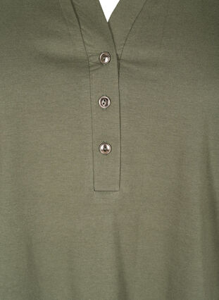 Bomulds t-shirt med v-hals og knapper, Thyme, Packshot image number 2