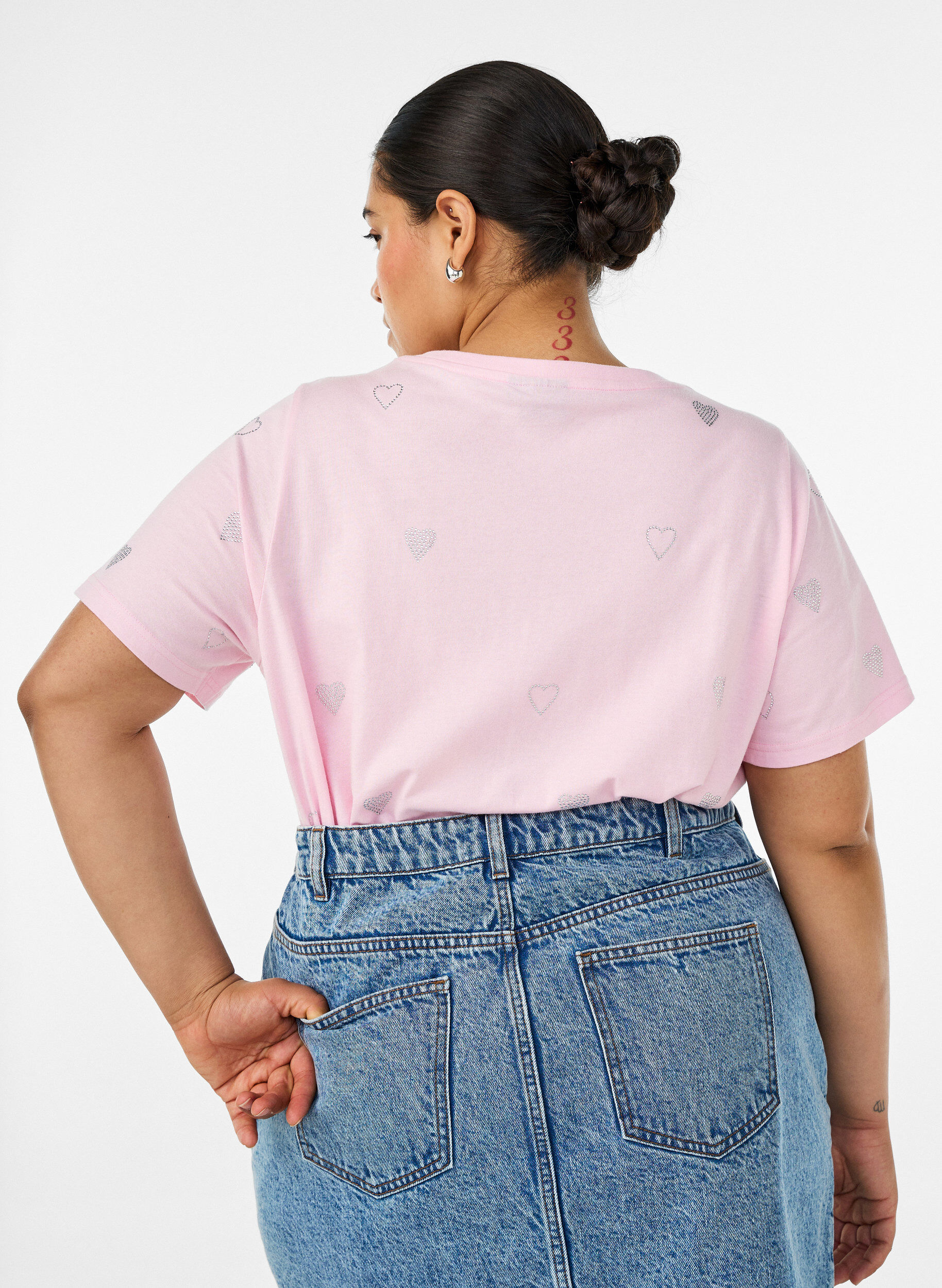 ZizziT-shirt i &oslash;kologisk bomuld med hjerter, Lyser&oslash;d, Model image number 2