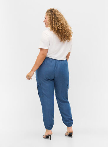 Cargo bukser i denim-look med lommer, Medium Blue, Model image number 1