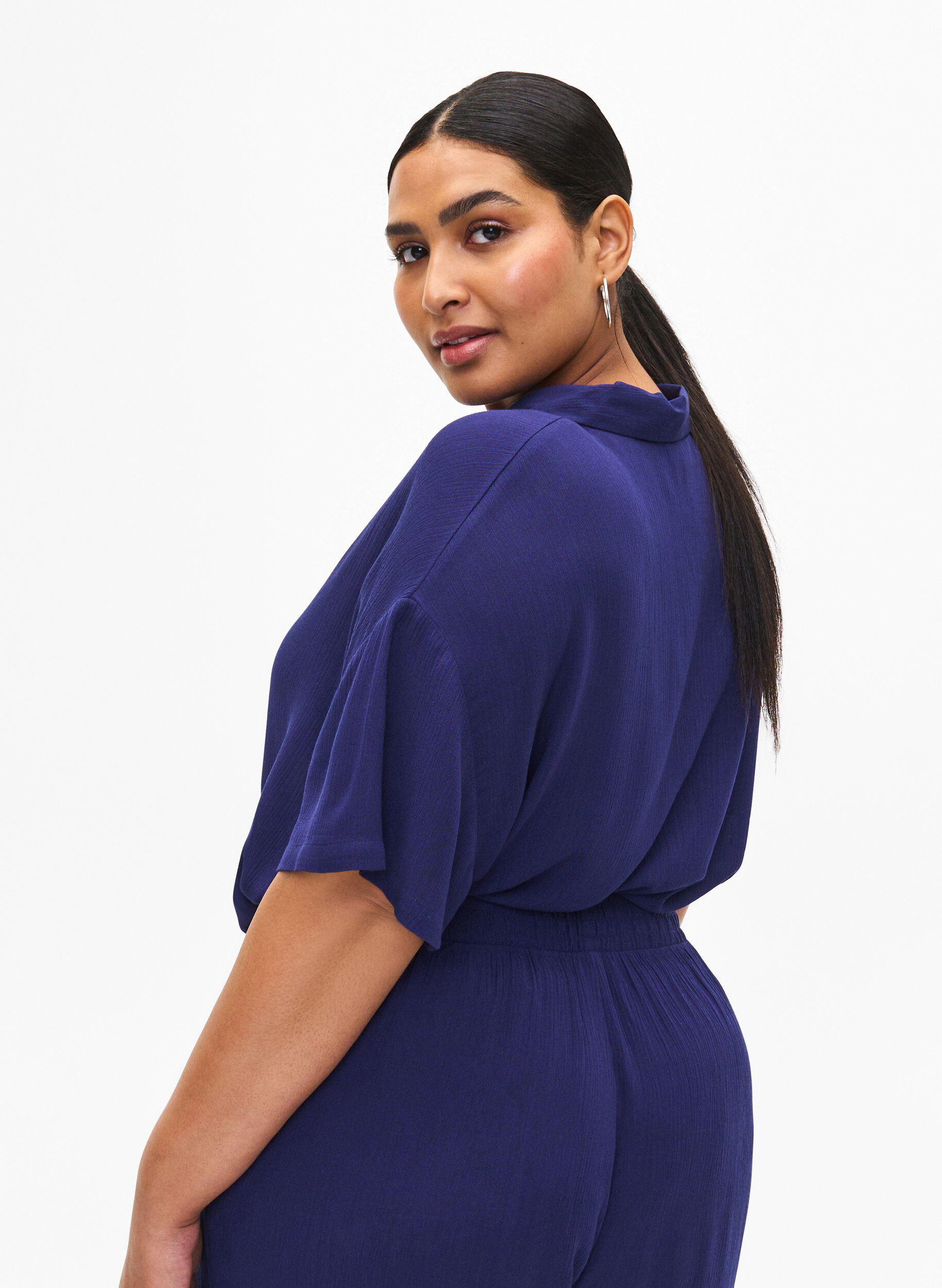 Zizzi Kort&aelig;rmet viskose skjorte med krave, Medieval Blue, Model image number 1