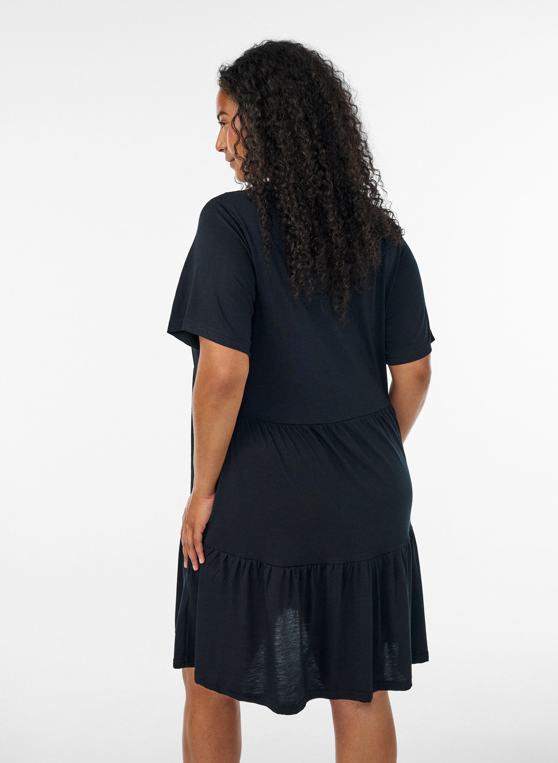 ZizziJerseykjole med blondedetaljer og lagdelt sk&oslash;rt, Sort, Model image number 2