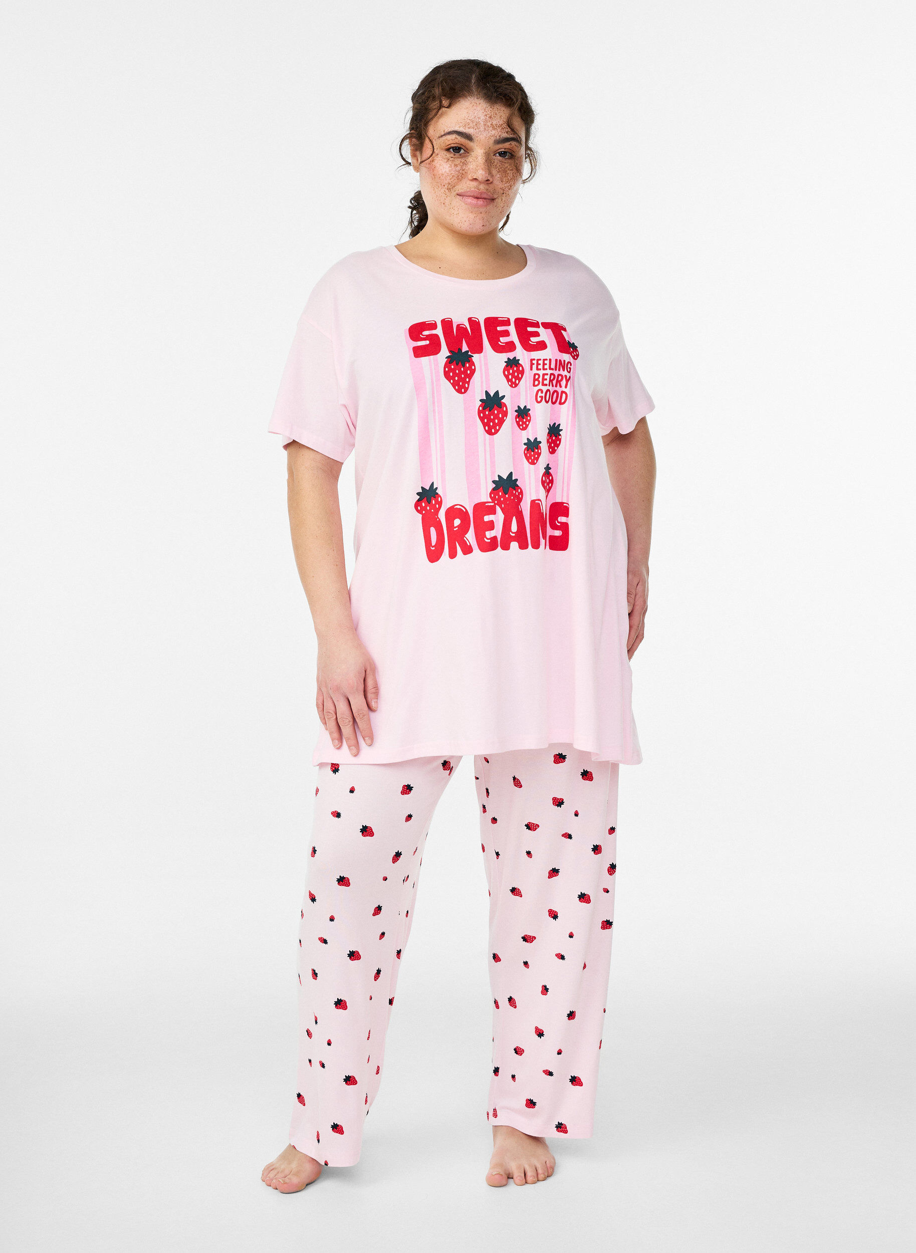 Zizzi Lang nat t-shirt i &oslash;kologisk bomuld med print, Lyser&oslash;d, Model image number 1