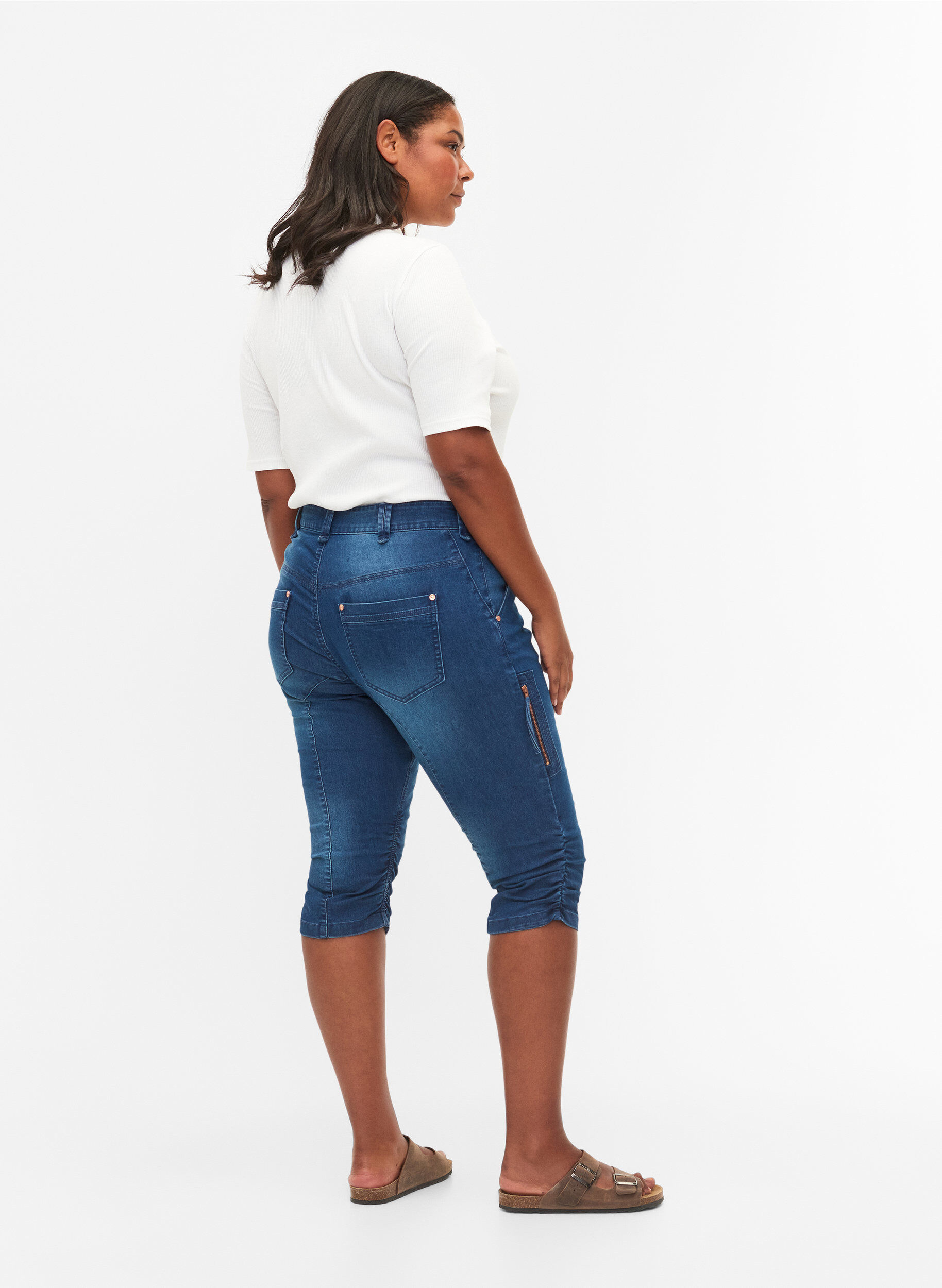 Zizzi Slim fit capri jeans med lommer, Bl&aring;, Model image number 2