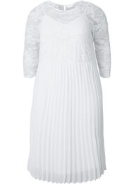 Plisseret kjole med blonder og 3/4 ærmer, Bright White