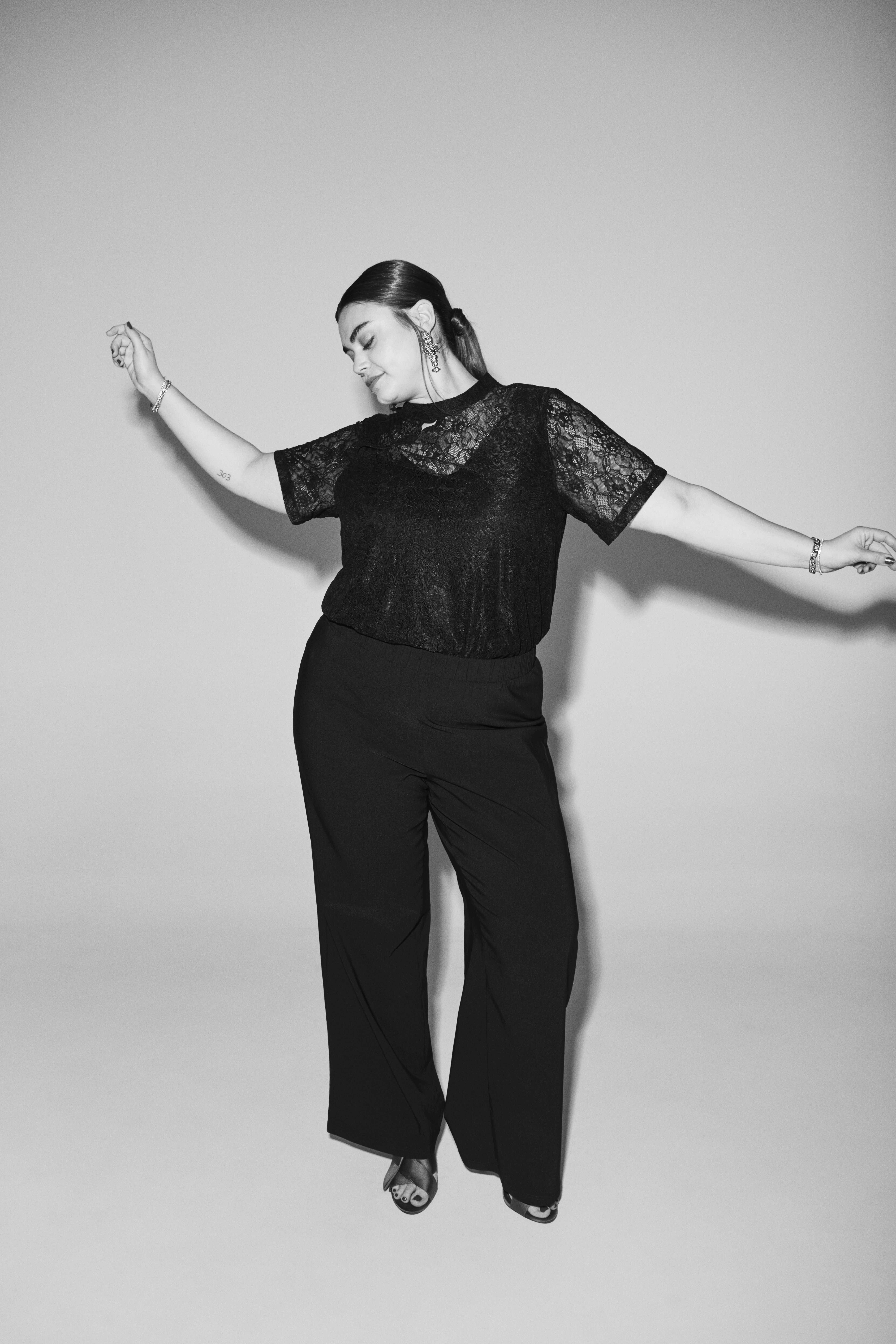 Zizzi Blondebluse med detaljer, , Model