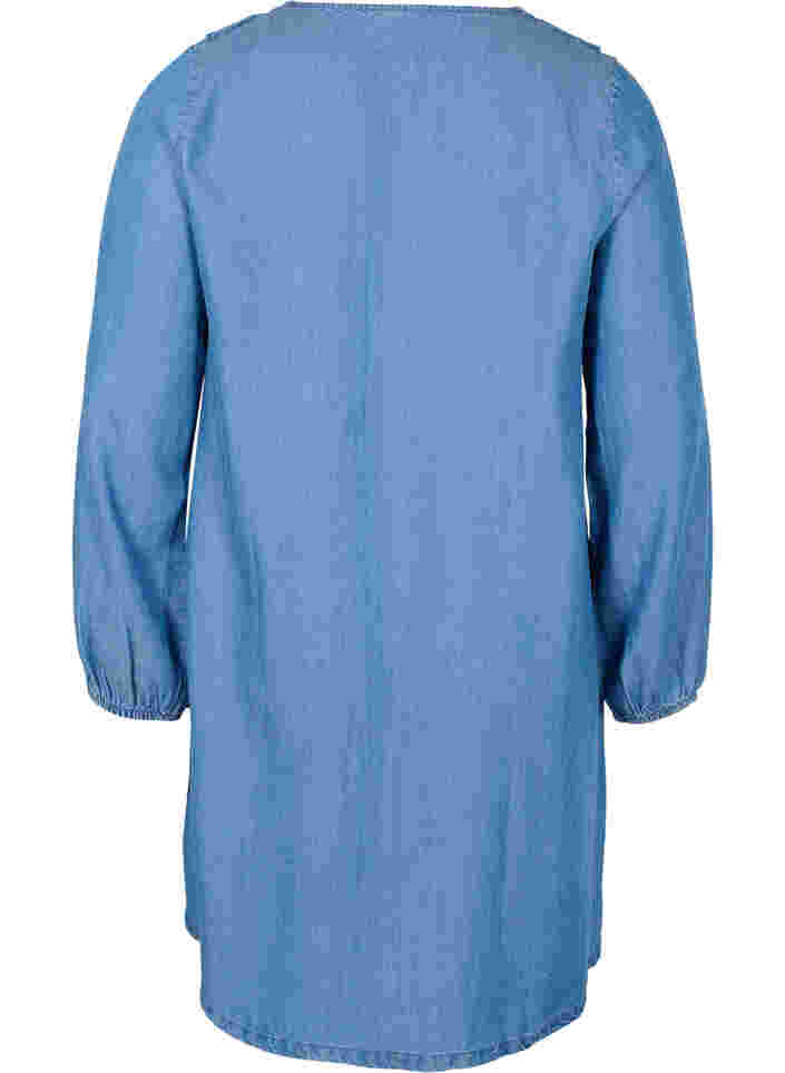 Denimkjole med v-hals og flæser, Blue denim, Packshot image number 1