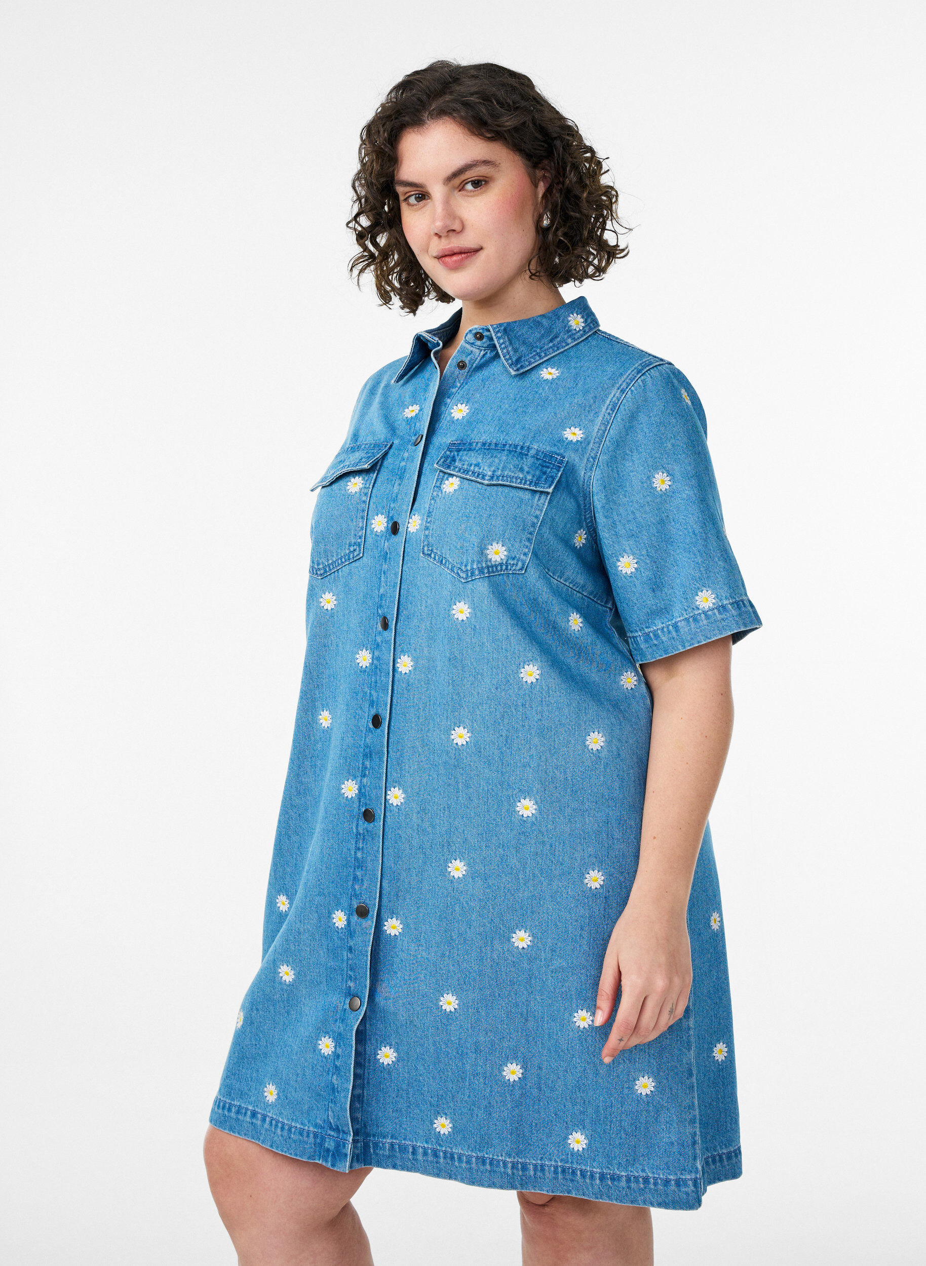 ZizziKort denimkjole med broderede blomster, Bl&aring;, Model image number 0