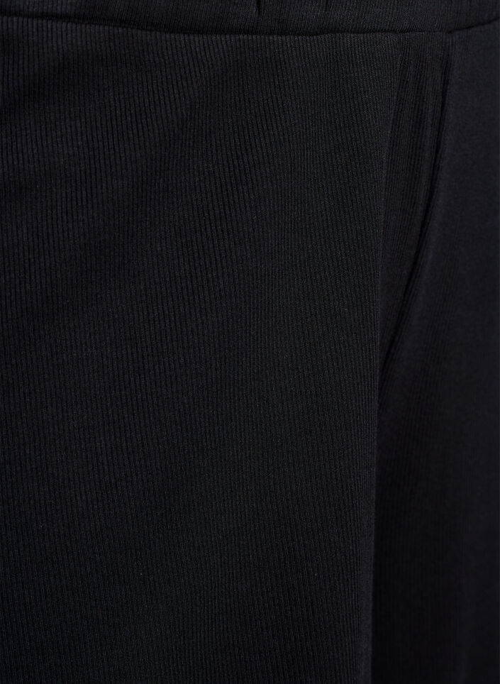 L&oslash;se natshorts med ribstruktur og blondekant, Sort, Packshot image number 2