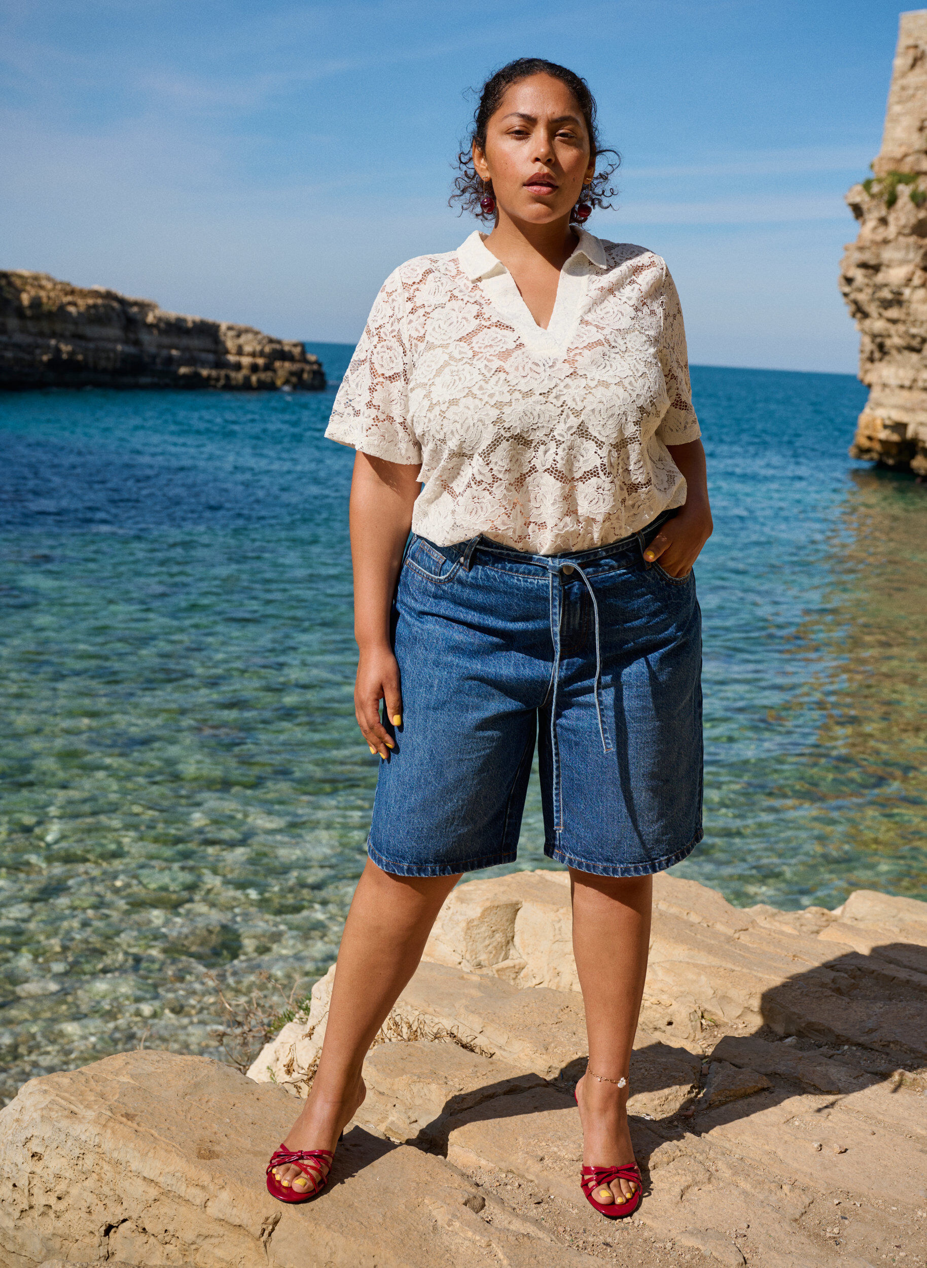 Zizzi Straight fit denimshorts med bindeb&aring;nd, Bl&aring;, Image image number 0