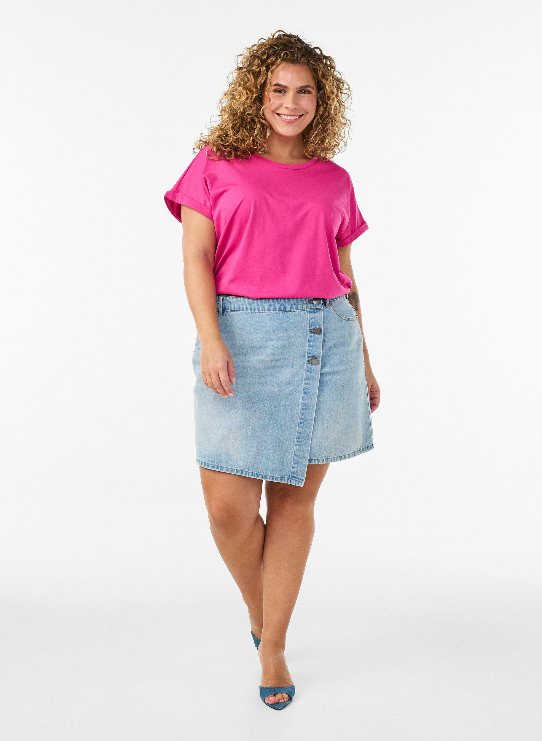 ZizziKort&aelig;rmet T-shirt i bomuldsblanding, Lyser&oslash;d, Model image number 1
