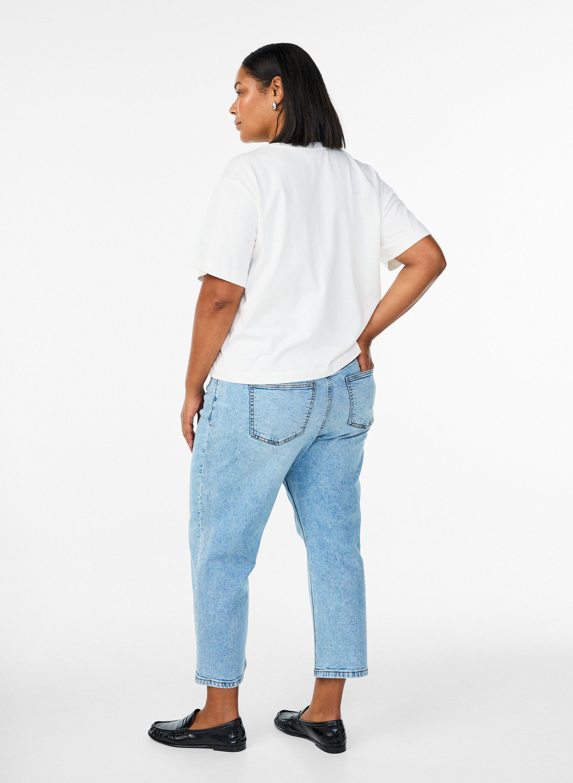 Zizzi Cropped Vera jeans med sliddetaljer, Bl&aring;, Model image number 1