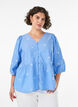 Bluse i bomuld med broderede blomster og knaplukning, Bl&aring;, Model image number 0